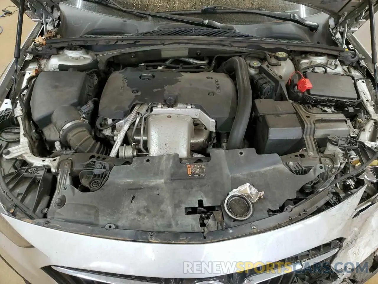 11 fotografías del automóvil dañado W04GU8SX5L1007627 BUICK REGAL 2020