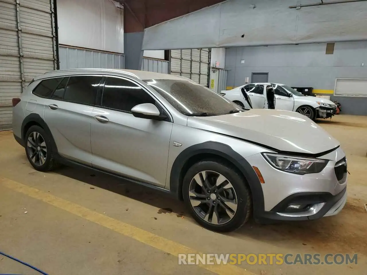 4 fotografías del automóvil dañado W04GU8SX5L1007627 BUICK REGAL 2020