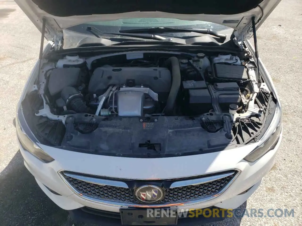 11 fotografías del automóvil dañado W04GW6SX6L1009868 BUICK REGAL 2020