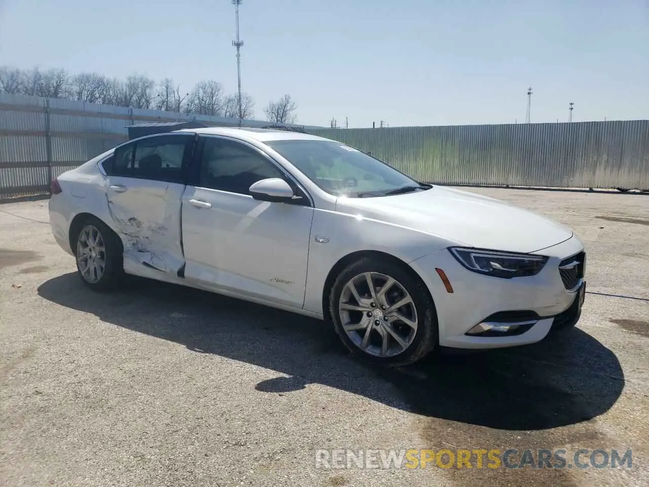 4 fotografías del automóvil dañado W04GW6SX6L1009868 BUICK REGAL 2020