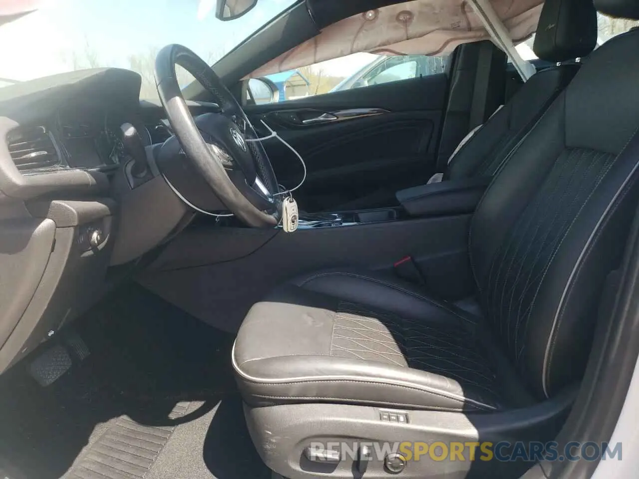 7 fotografías del automóvil dañado W04GW6SX6L1009868 BUICK REGAL 2020