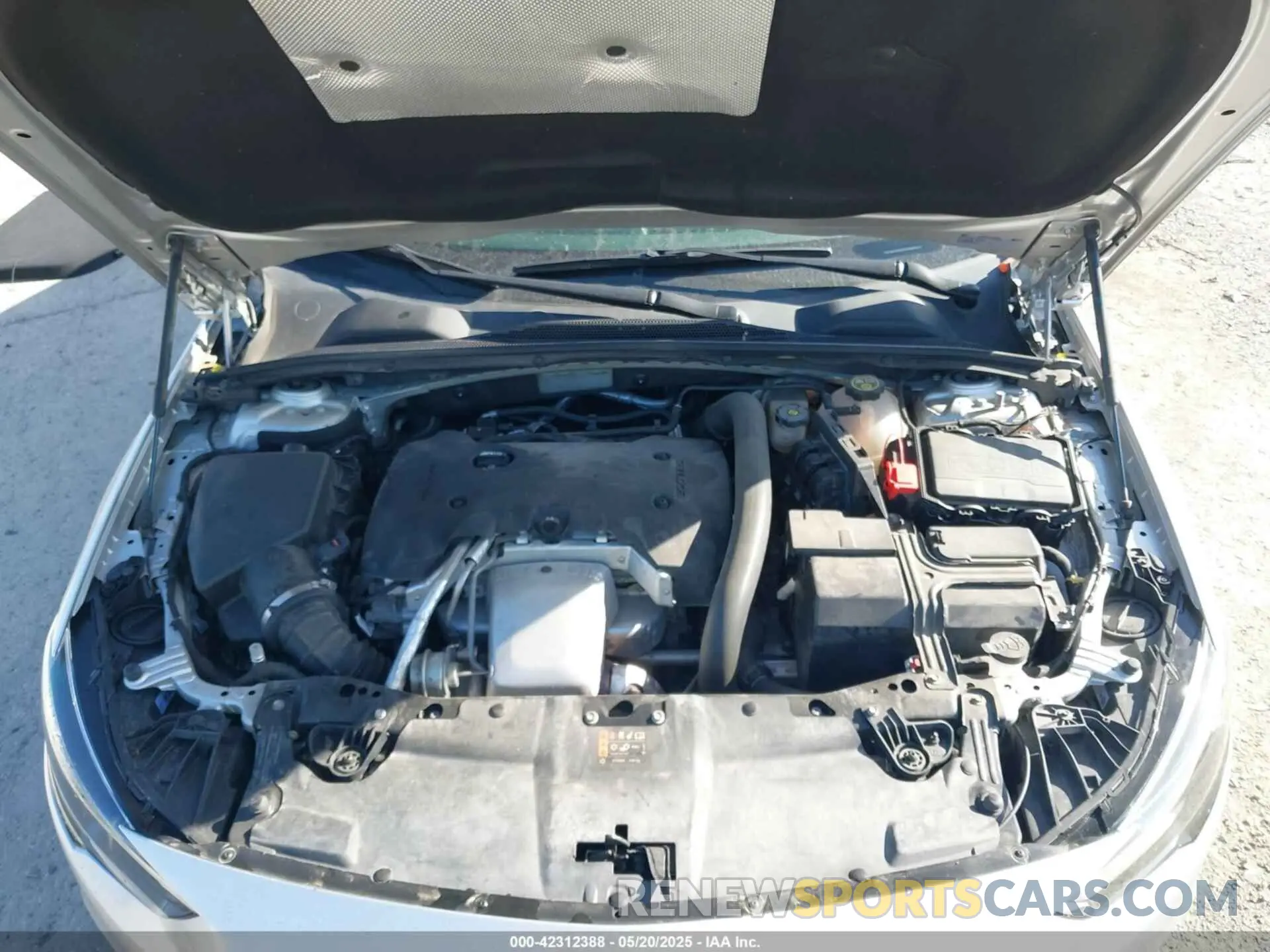 10 fotografías del automóvil dañado W04GM6SX3K1069840 BUICK REGAL SPORTBACK 2019