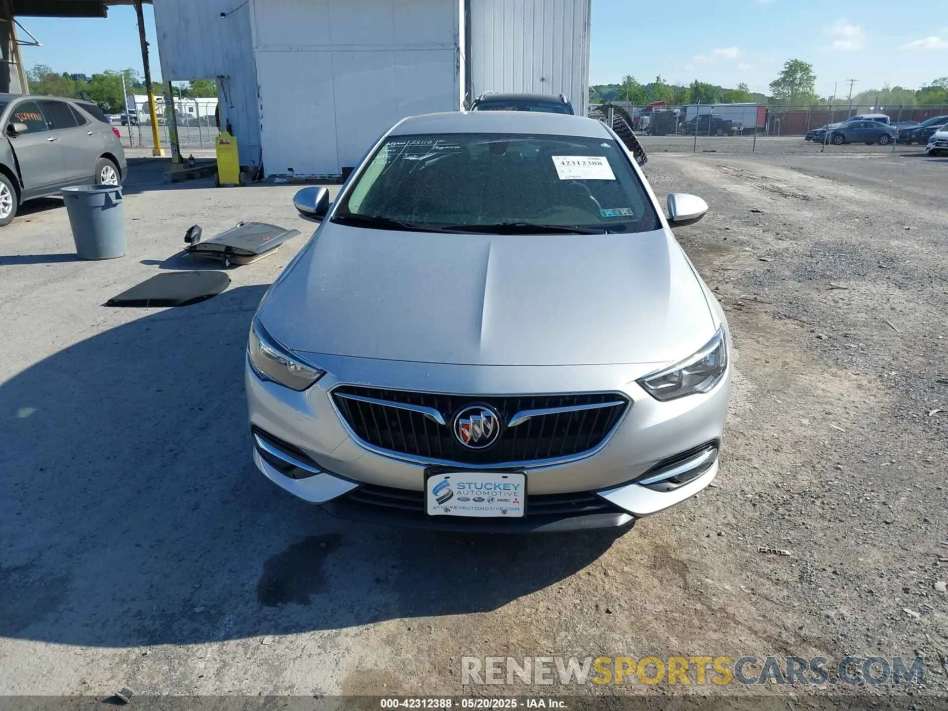 12 fotografías del automóvil dañado W04GM6SX3K1069840 BUICK REGAL SPORTBACK 2019