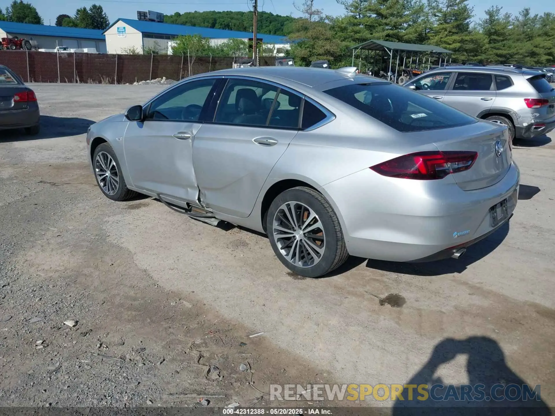 3 fotografías del automóvil dañado W04GM6SX3K1069840 BUICK REGAL SPORTBACK 2019