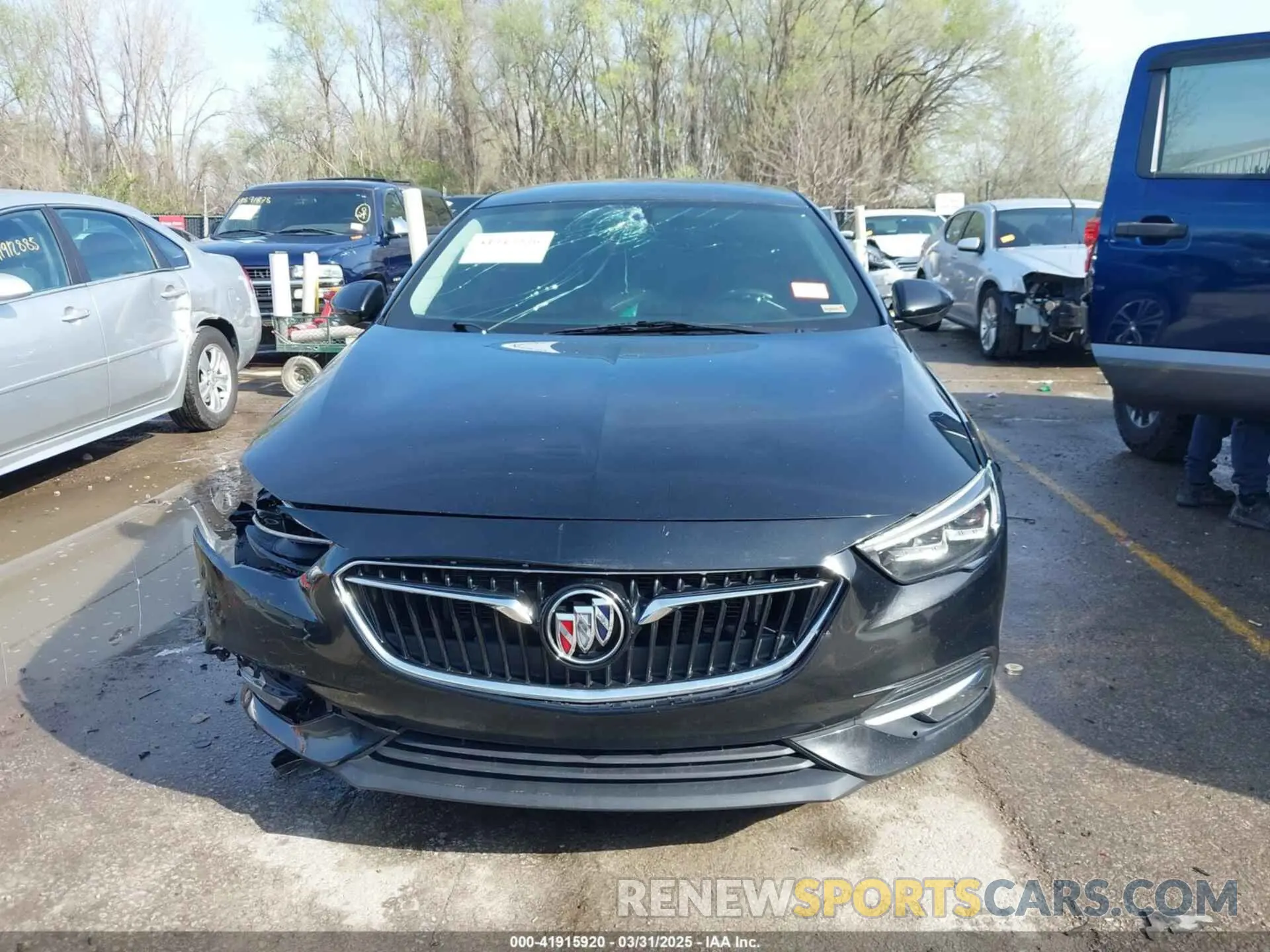 12 fotografías del automóvil dañado W04GR6SXXK1004632 BUICK REGAL SPORTBACK 2019