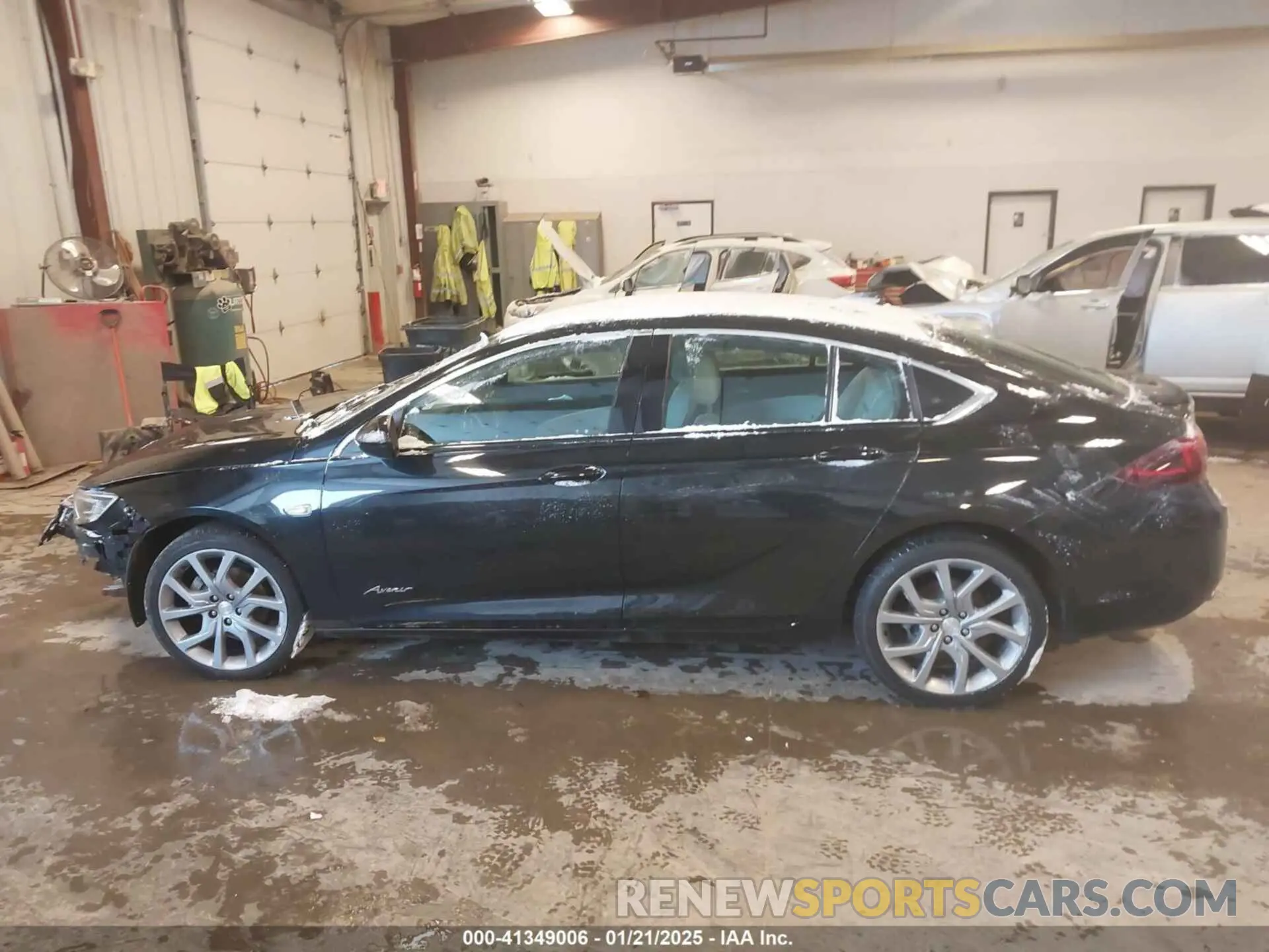 14 fotografías del automóvil dañado W04GW6SX0K1028253 BUICK REGAL SPORTBACK 2019