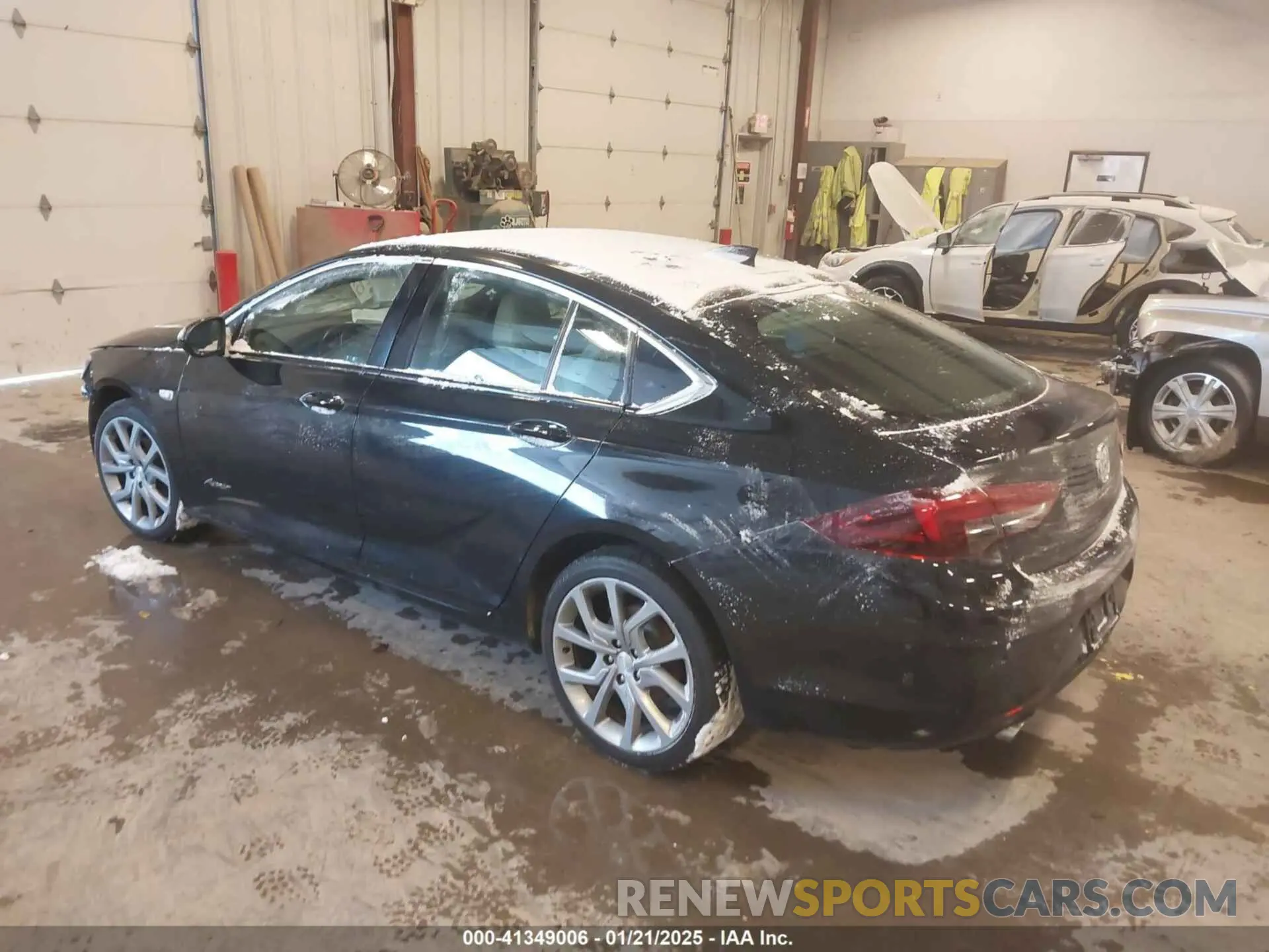 3 fotografías del automóvil dañado W04GW6SX0K1028253 BUICK REGAL SPORTBACK 2019