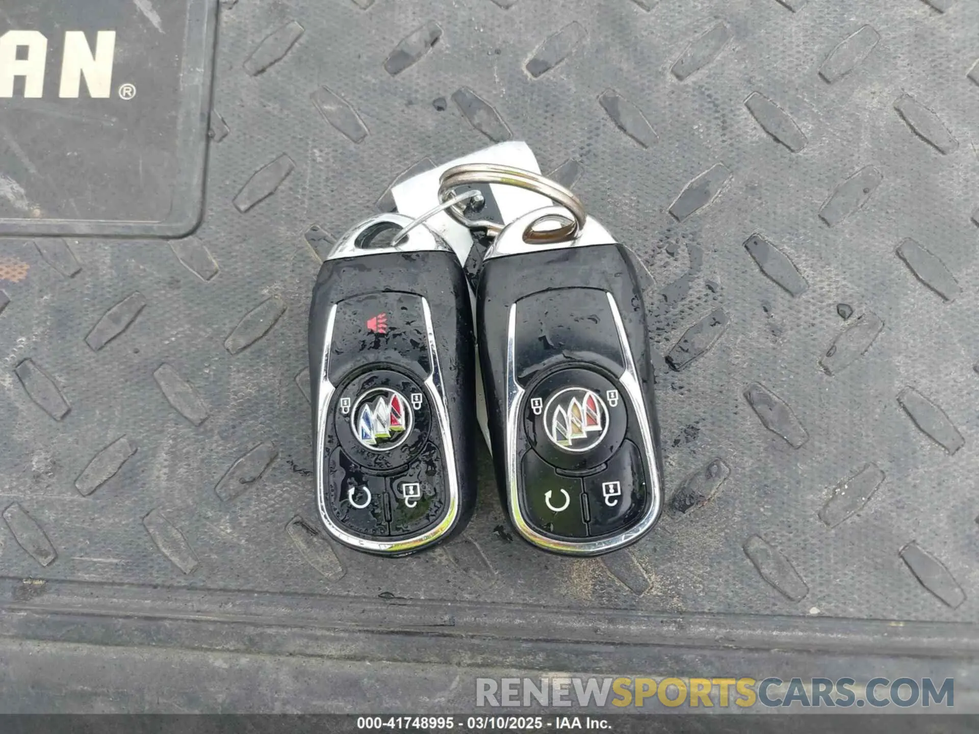 11 fotografías del automóvil dañado W04GP6SX4L1006657 BUICK REGAL SPORTBACK 2020