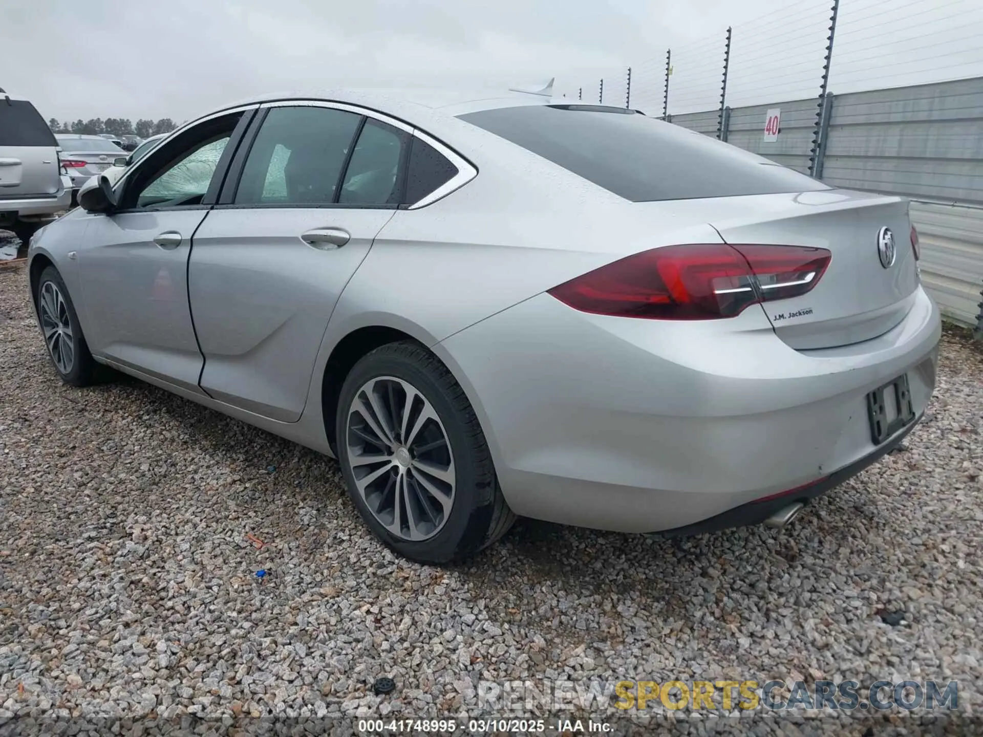 3 fotografías del automóvil dañado W04GP6SX4L1006657 BUICK REGAL SPORTBACK 2020