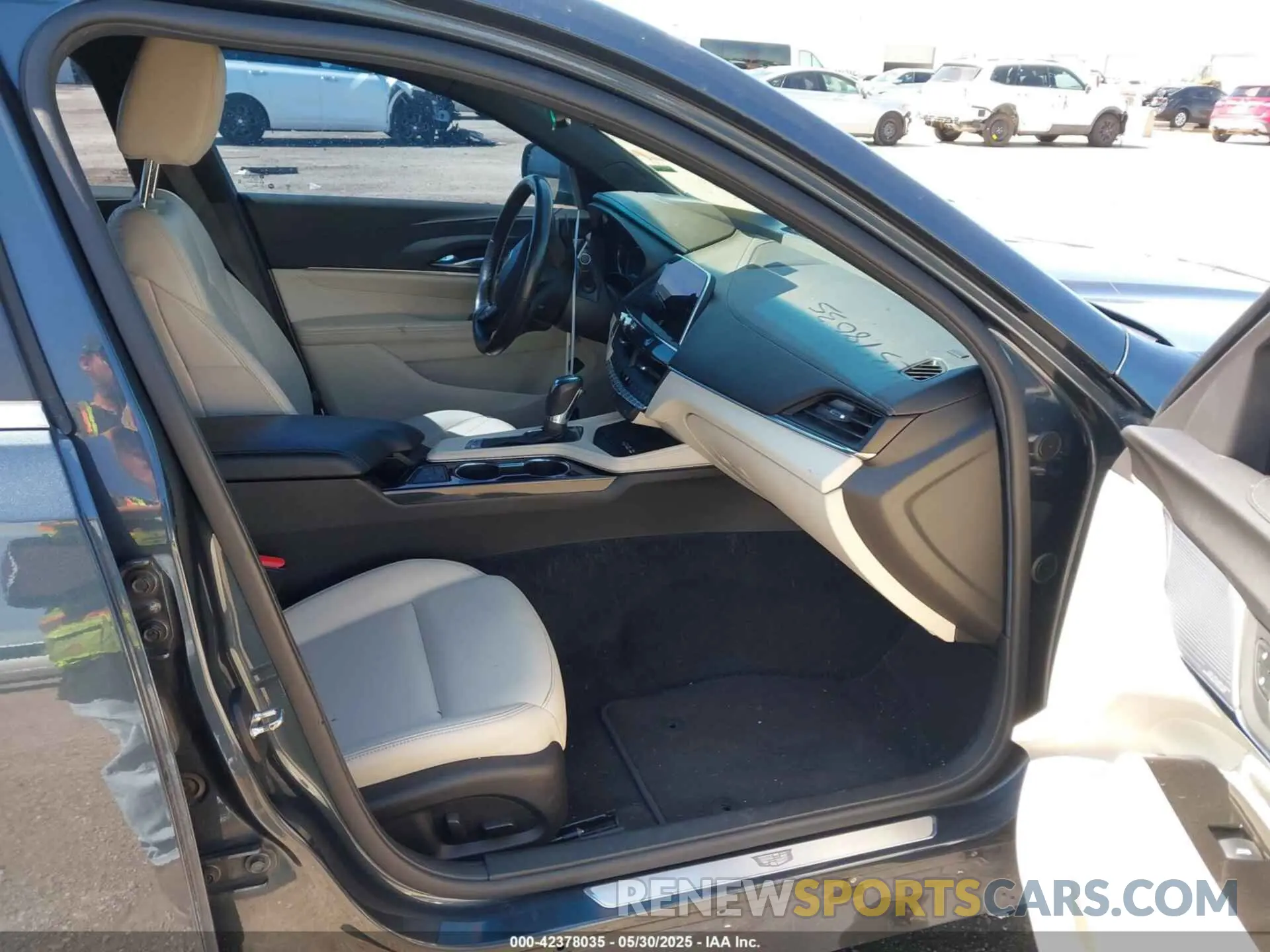 5 fotografías del automóvil dañado 1G6DA5RK4L0123033 CADILLAC CT4 2020