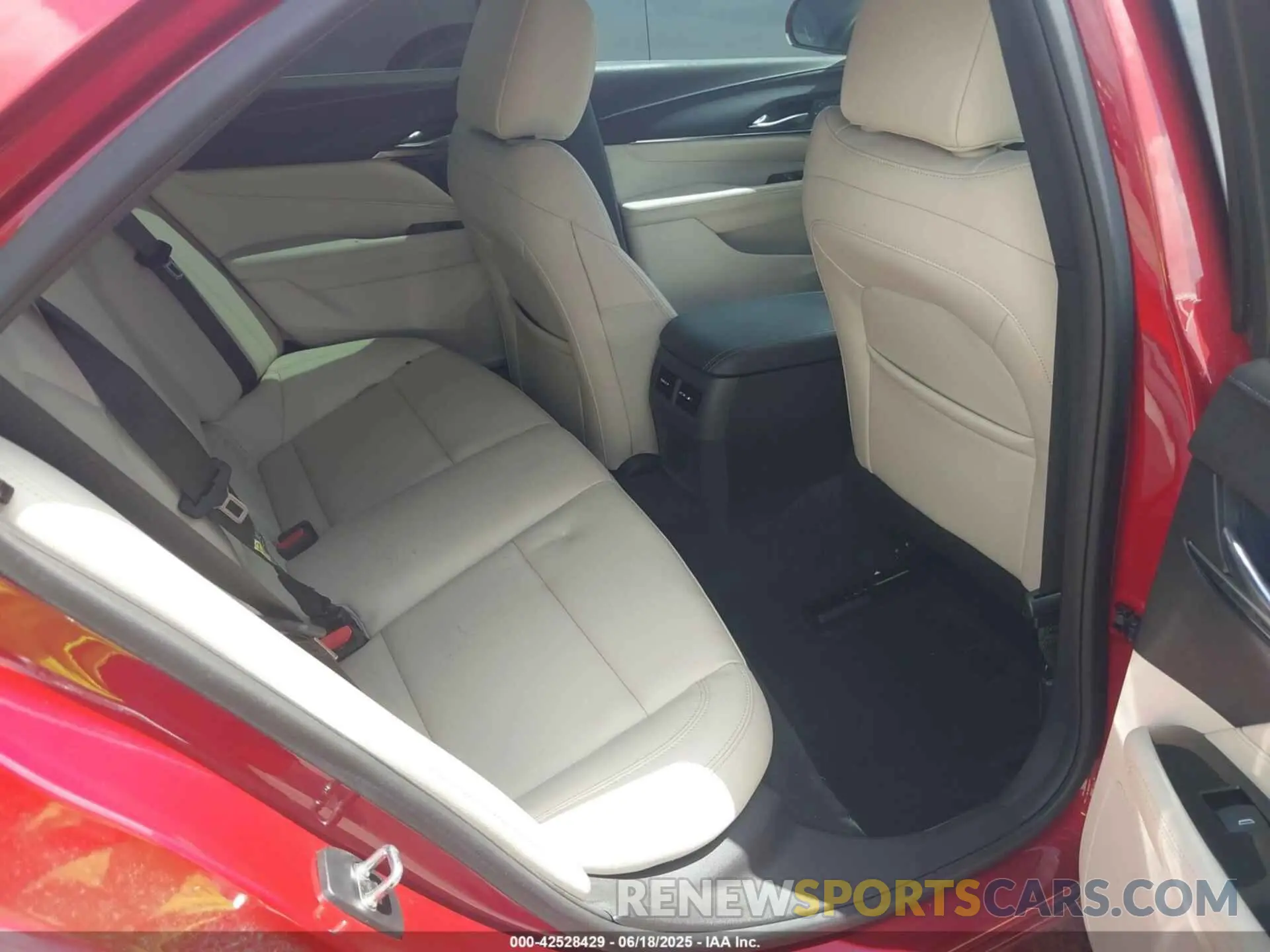 8 fotografías del automóvil dañado 1G6DA5RK4L0134873 CADILLAC CT4 2020