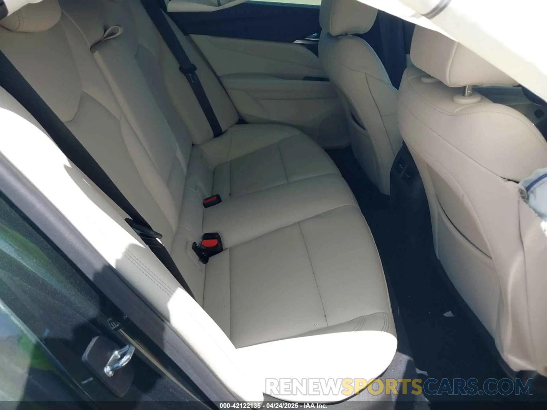 8 fotografías del automóvil dañado 1G6DA5RK4L0137109 CADILLAC CT4 2020