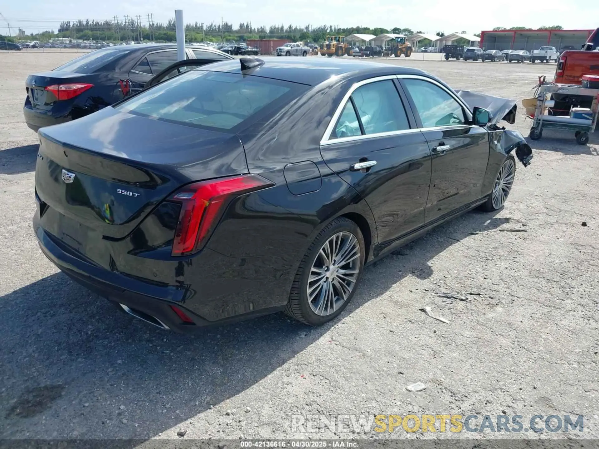 4 fotografías del automóvil dañado 1G6DB5RK1L0153166 CADILLAC CT4 2020