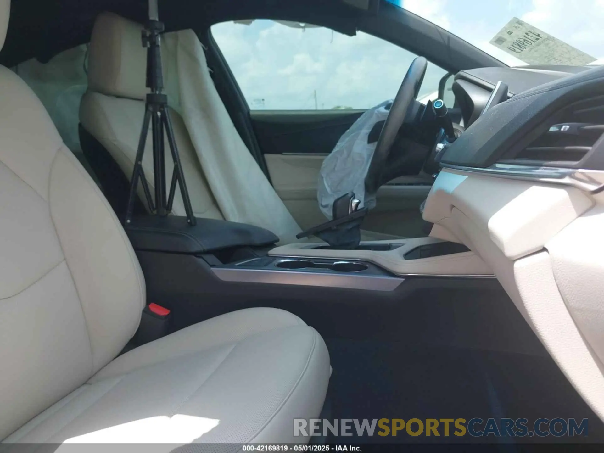 5 fotografías del automóvil dañado 1G6DB5RKXL0137466 CADILLAC CT4 2020