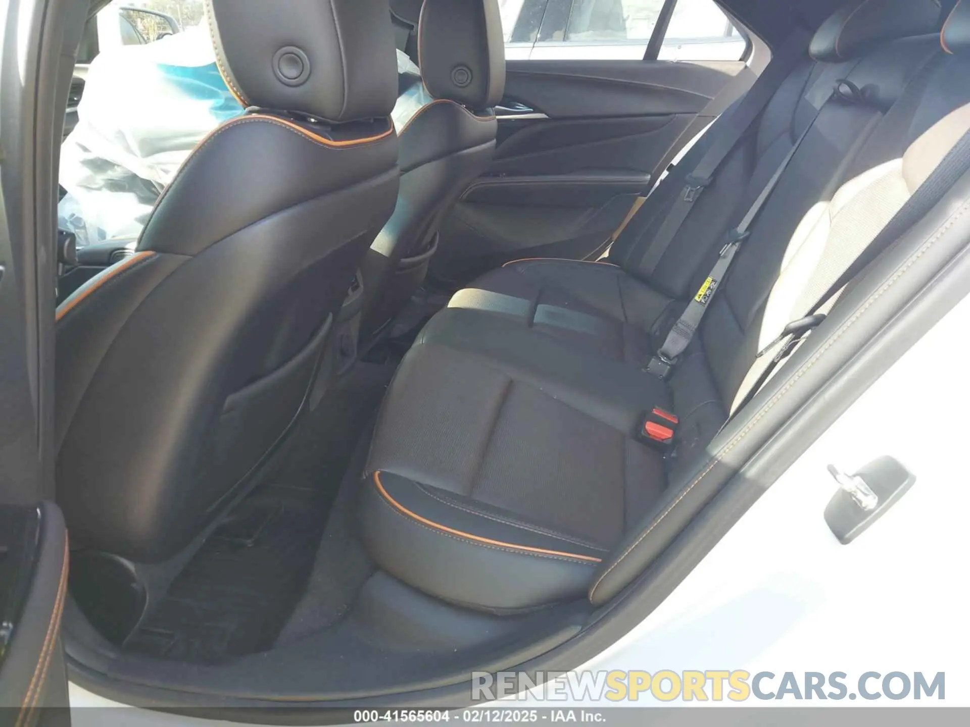 8 fotografías del automóvil dañado 1G6DC5RK5L0138599 CADILLAC CT4 2020