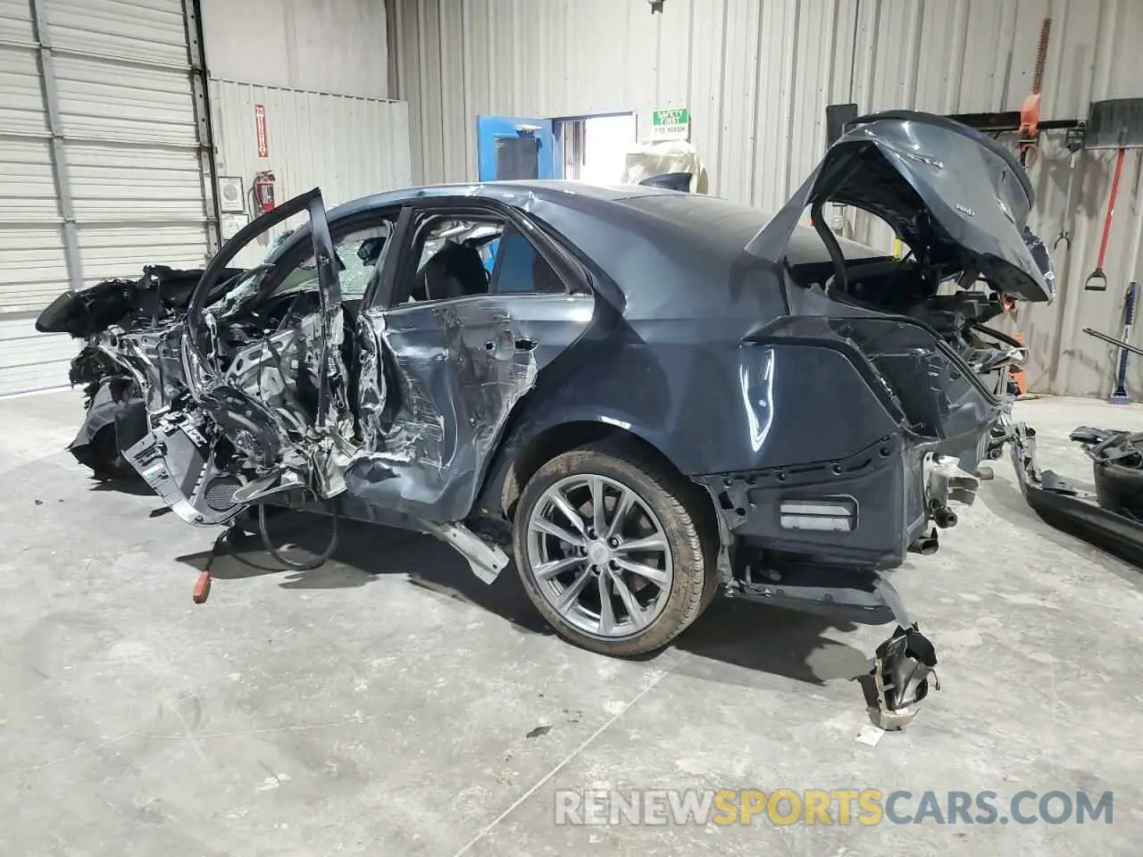 2 fotografías del automóvil dañado 1G6DG5RK6L0155285 CADILLAC CT4 2020