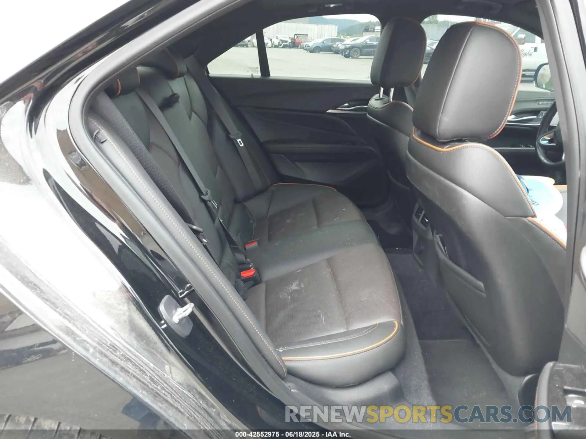 8 fotografías del automóvil dañado 1G6DH5RL0L0138164 CADILLAC CT4 2020