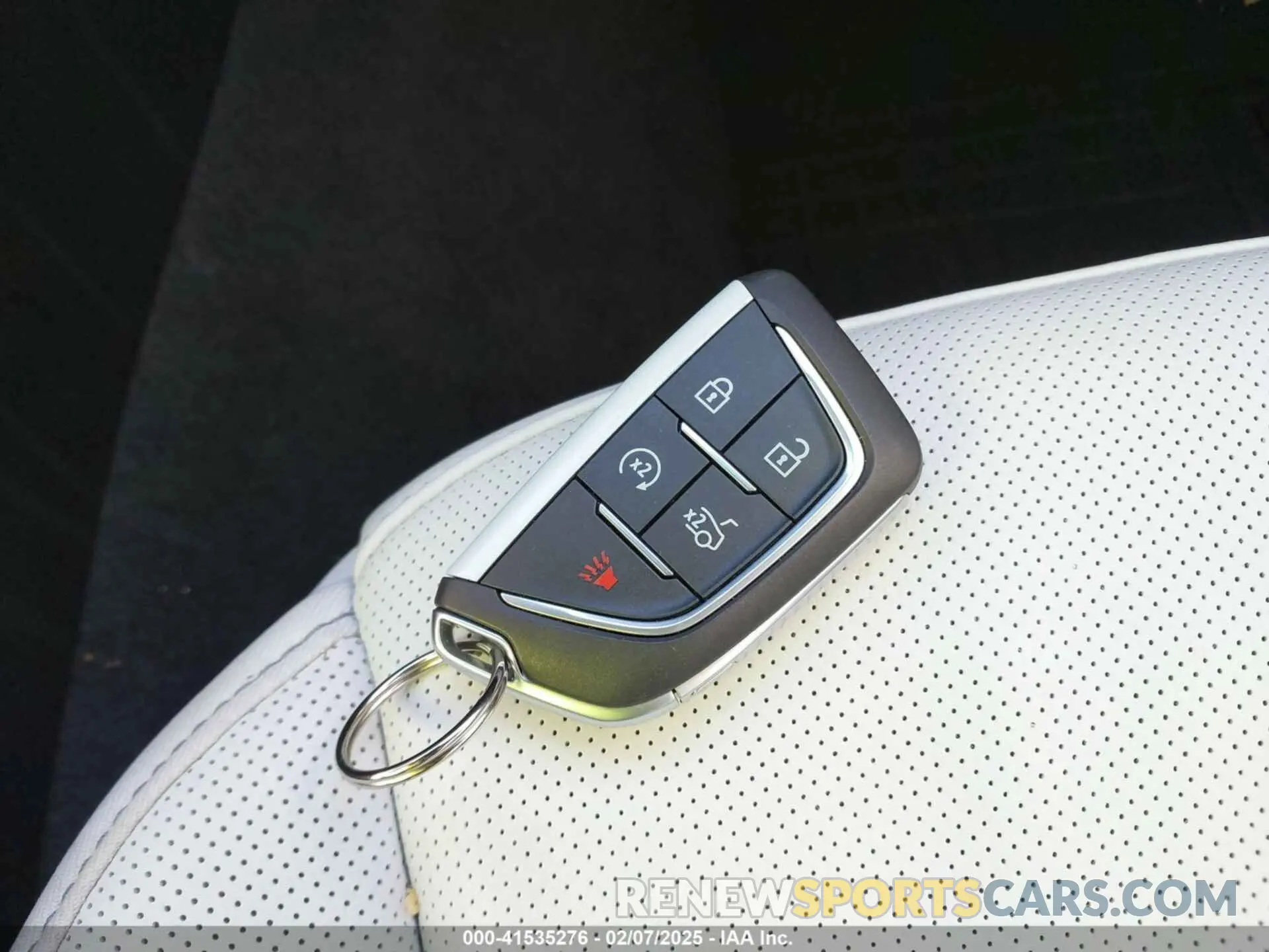 11 fotografías del automóvil dañado 1G6D55RK8M0145638 CADILLAC CT4 2021