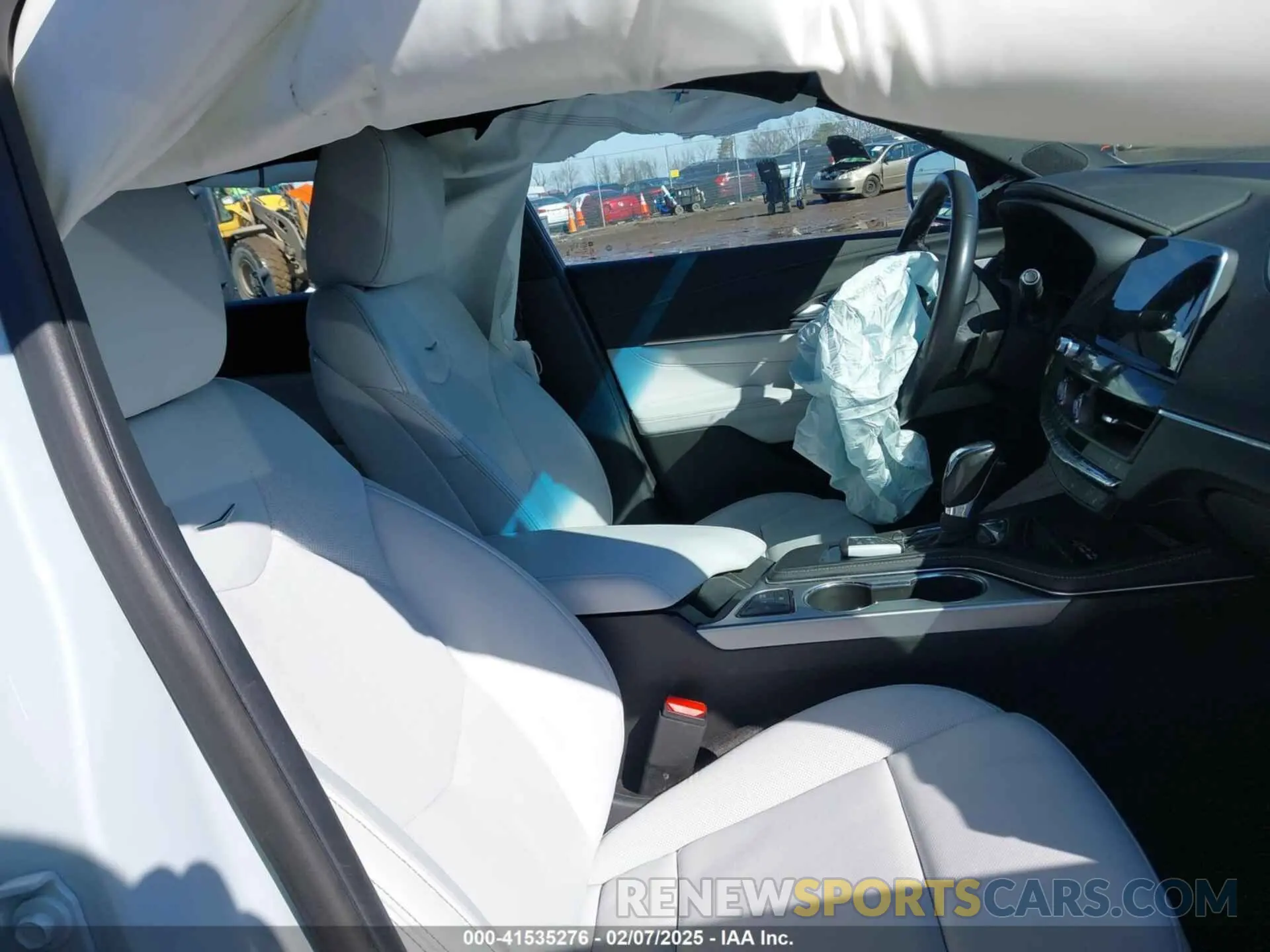 5 fotografías del automóvil dañado 1G6D55RK8M0145638 CADILLAC CT4 2021
