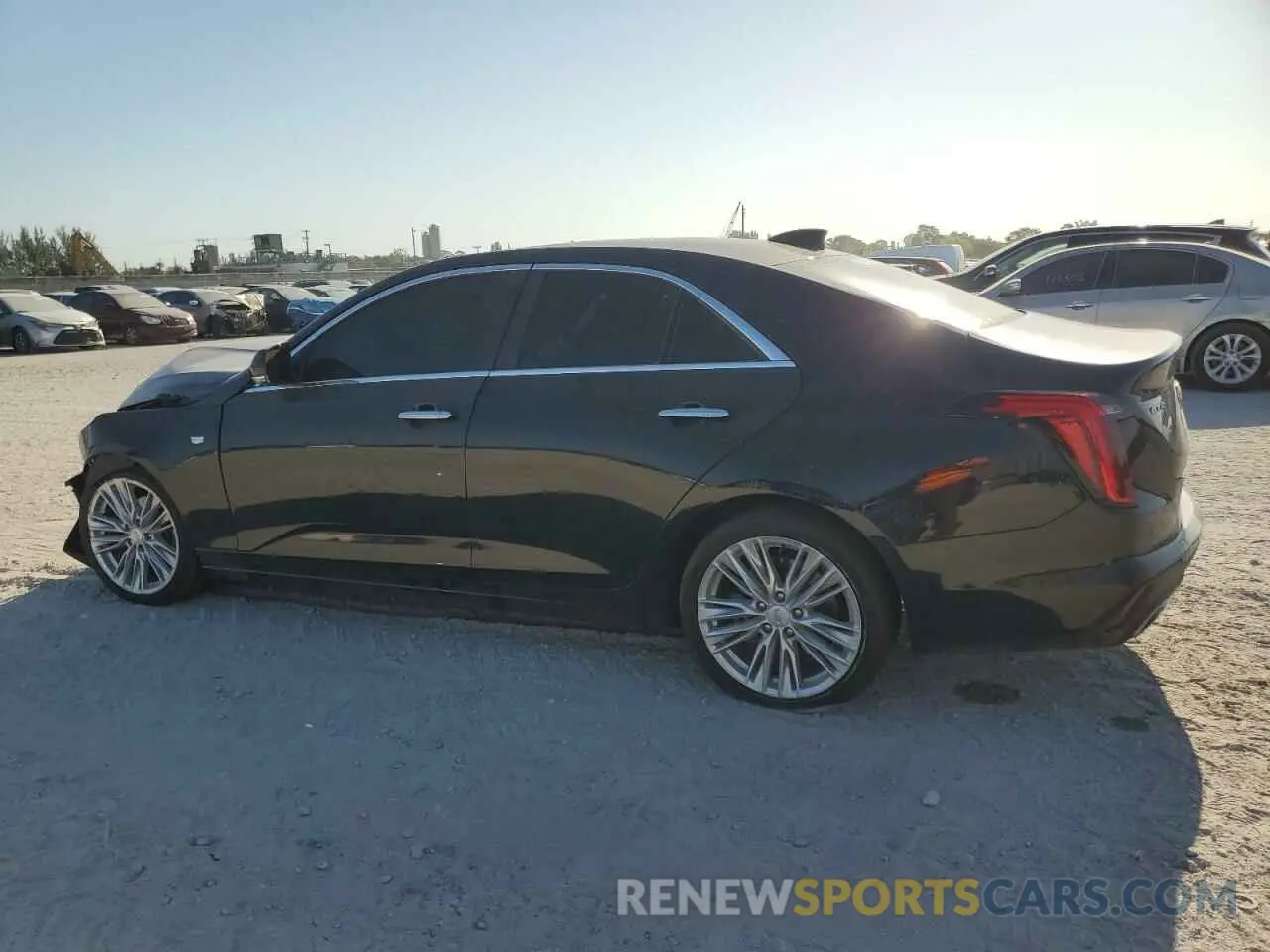 2 fotografías del automóvil dañado 1G6DB5RK3N0121077 CADILLAC CT4 2022
