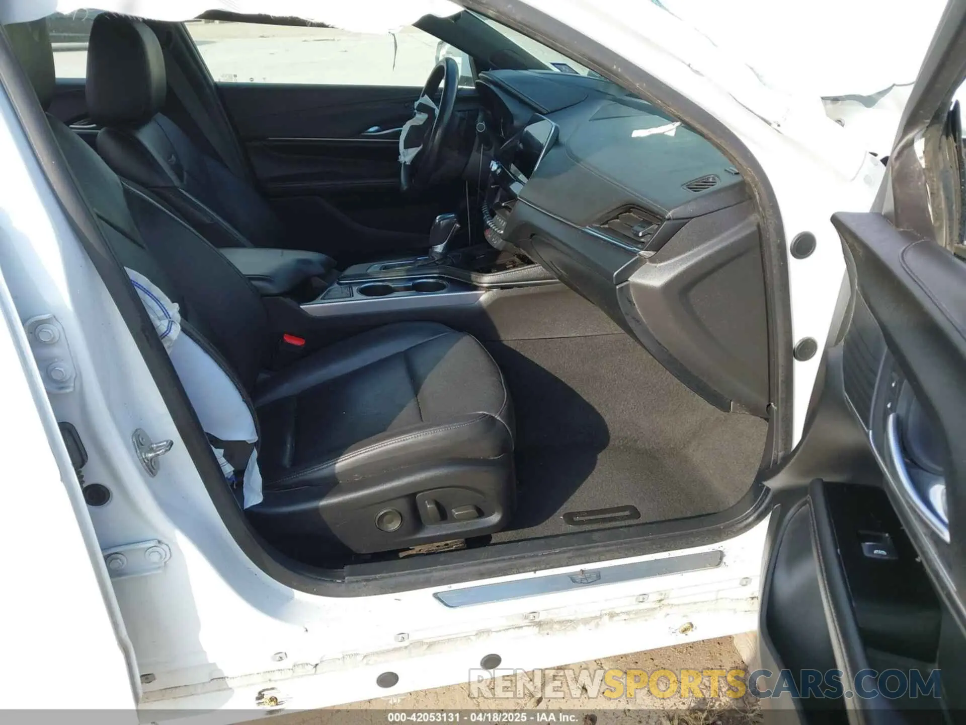 5 fotografías del automóvil dañado 1G6DB5RK5N0107634 CADILLAC CT4 2022