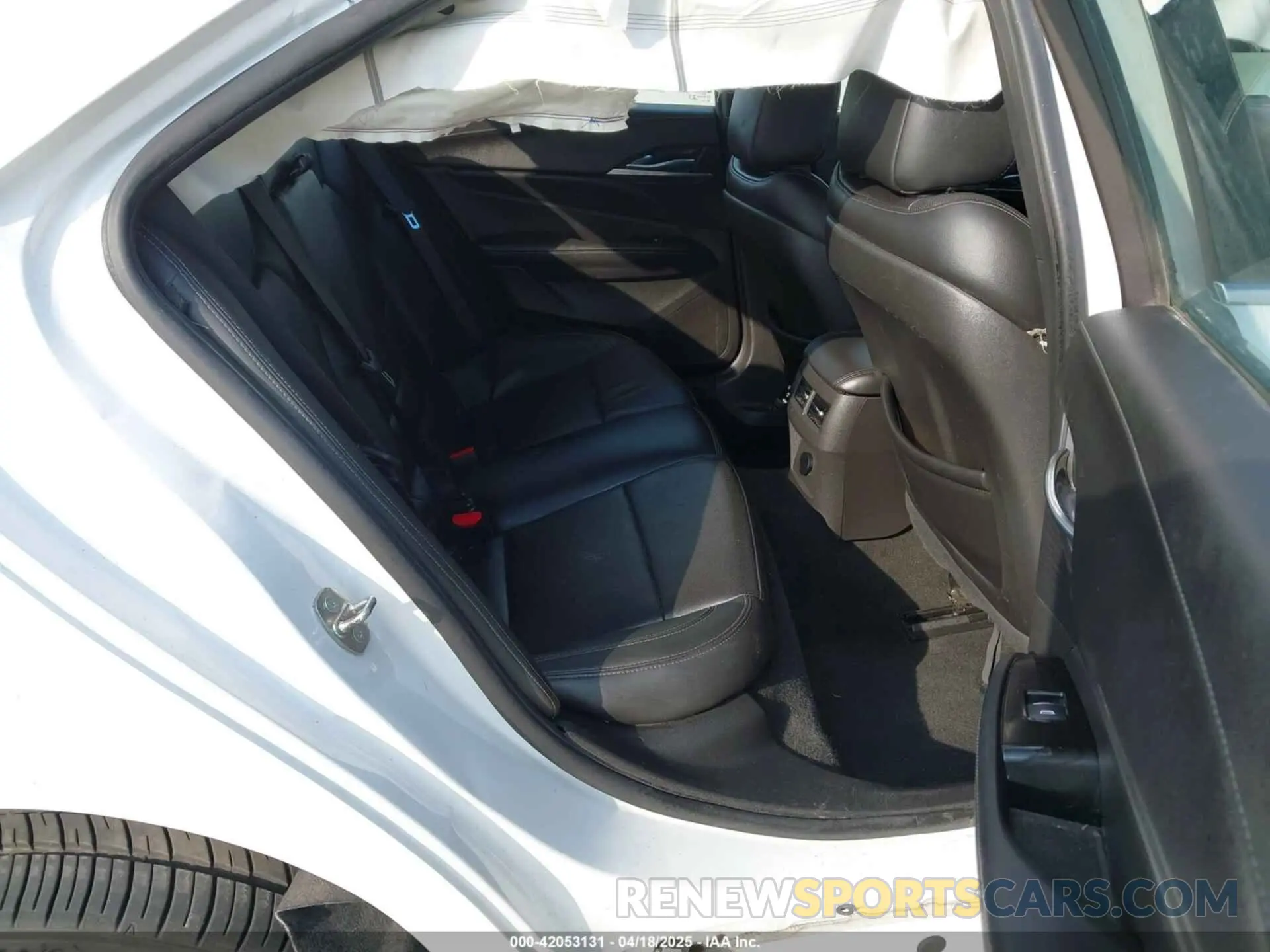 8 fotografías del automóvil dañado 1G6DB5RK5N0107634 CADILLAC CT4 2022