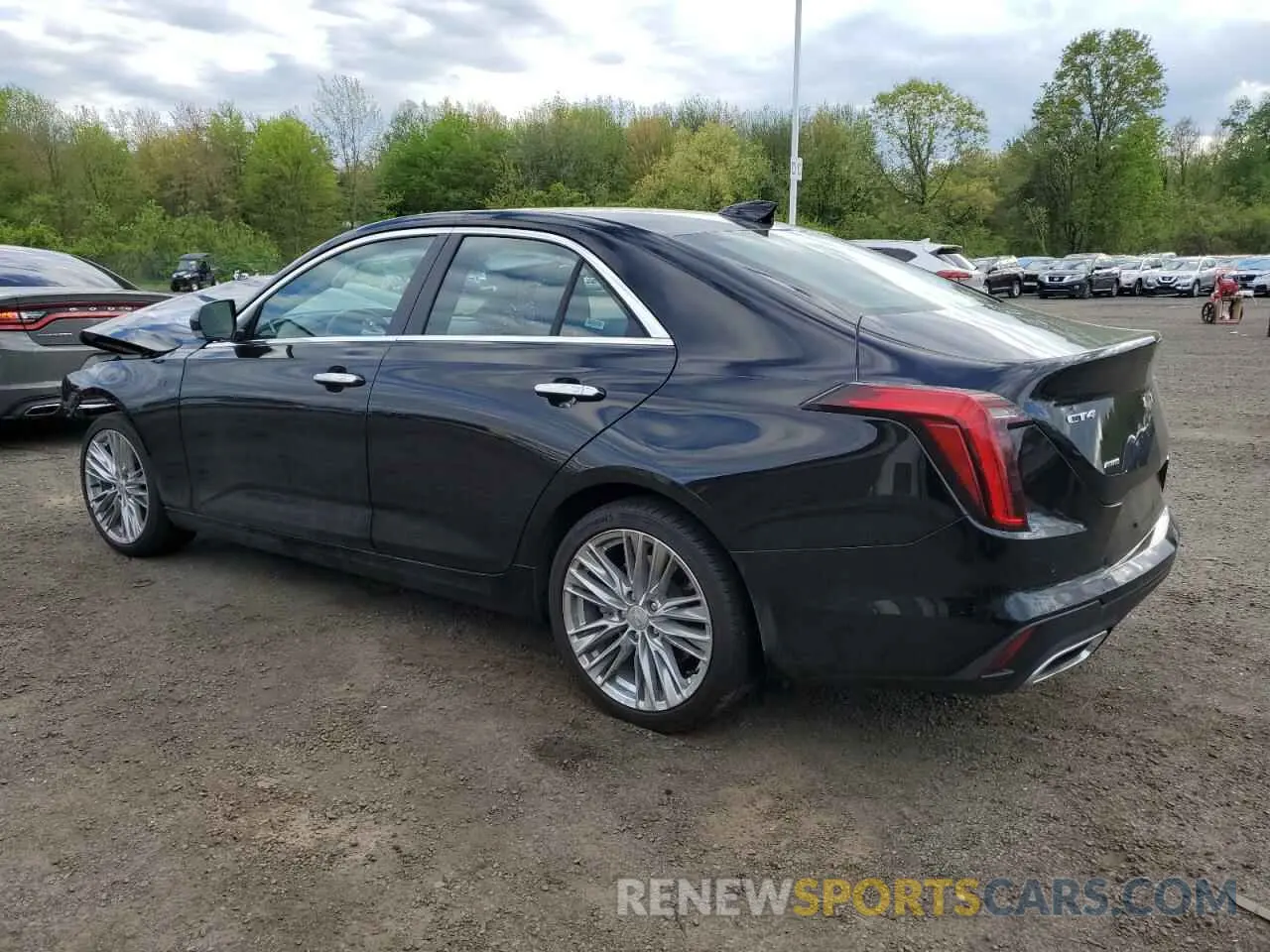 2 fotografías del automóvil dañado 1G6DF5RK3P0119899 CADILLAC CT4 2023