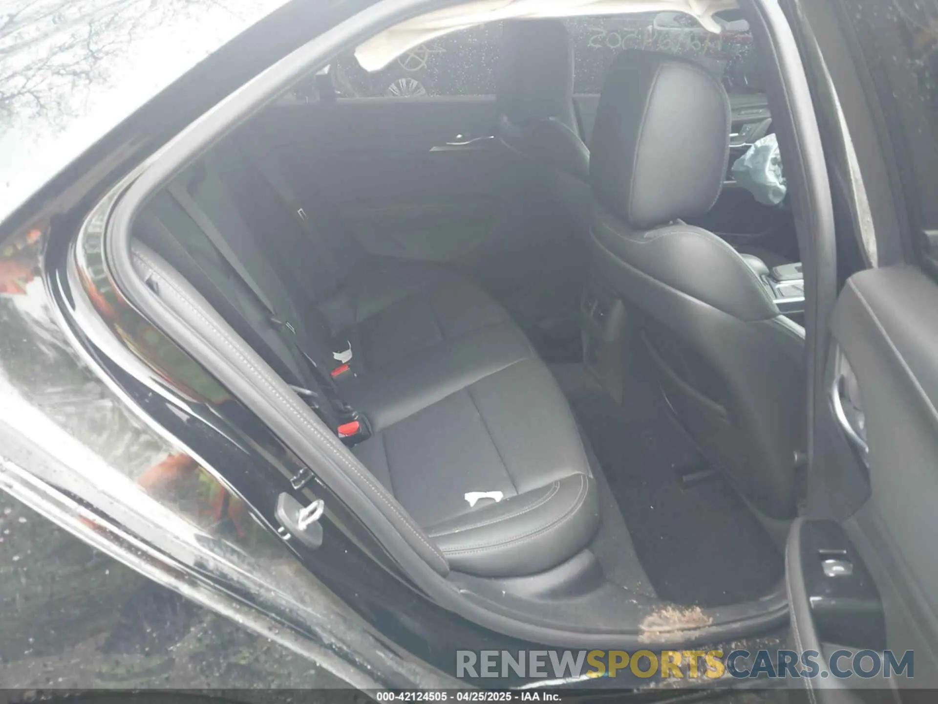 8 fotografías del automóvil dañado 1G6DF5RK5P0109147 CADILLAC CT4 2023
