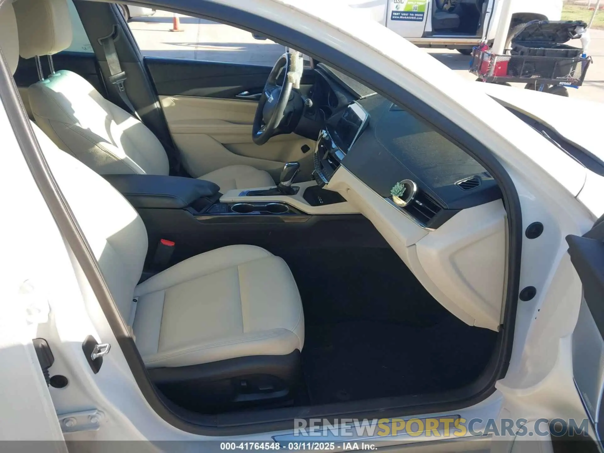 5 fotografías del automóvil dañado 1G6DJ5RK0P0111175 CADILLAC CT4 2023