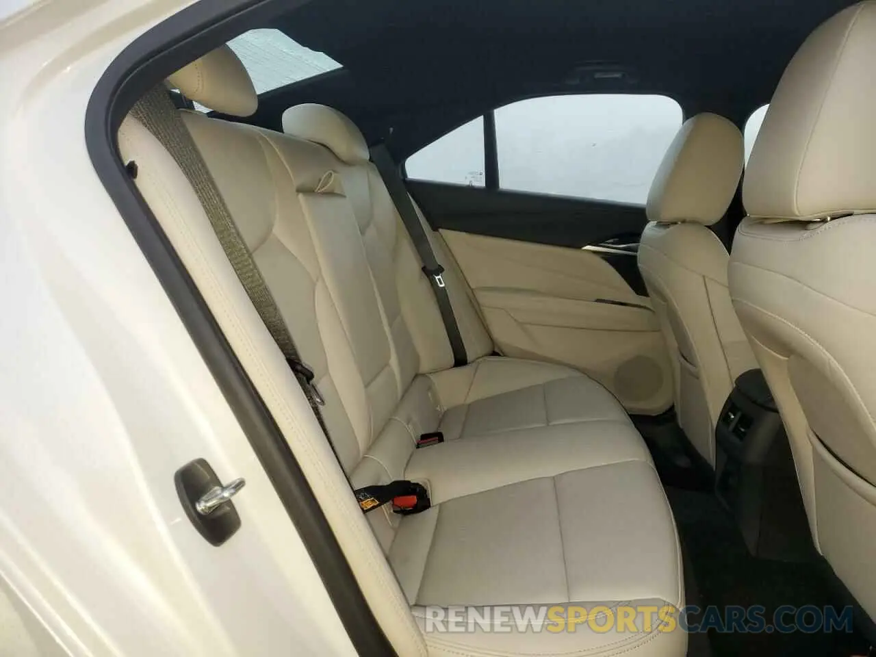 10 fotografías del automóvil dañado 1G6DA5RK9R0131010 CADILLAC CT4 2024