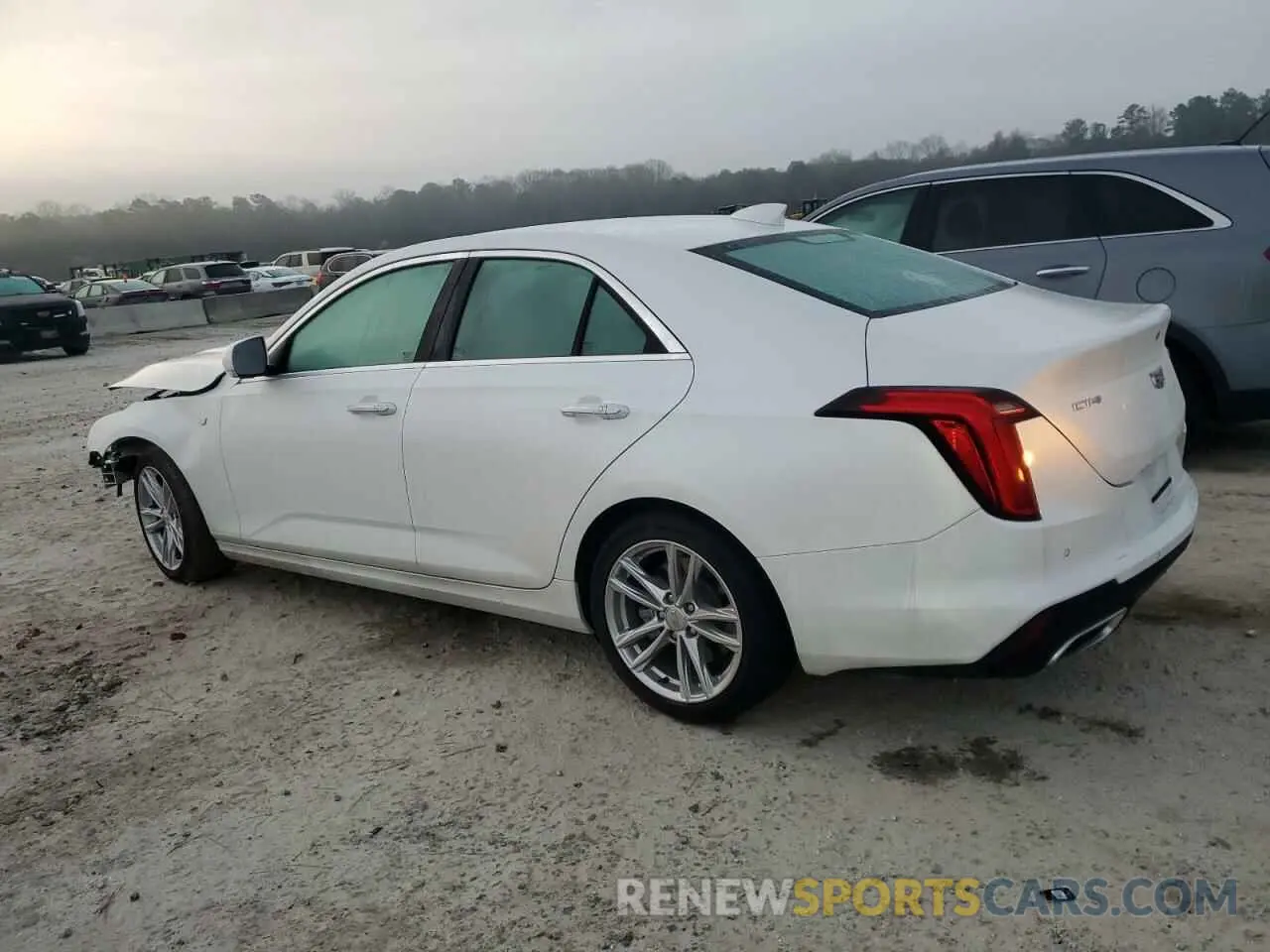 2 fotografías del automóvil dañado 1G6DA5RK9R0131010 CADILLAC CT4 2024