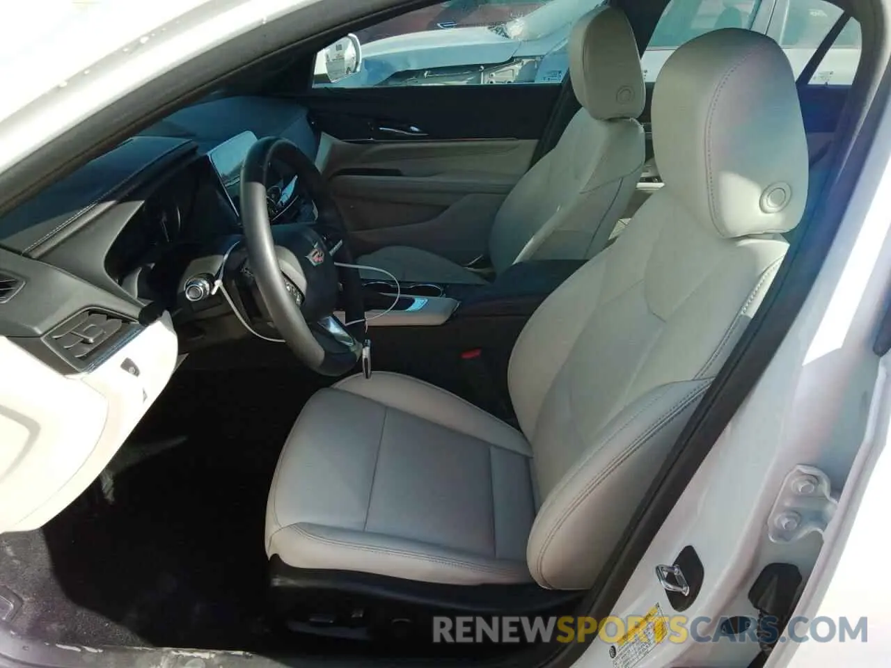 7 fotografías del automóvil dañado 1G6DA5RK9R0131010 CADILLAC CT4 2024