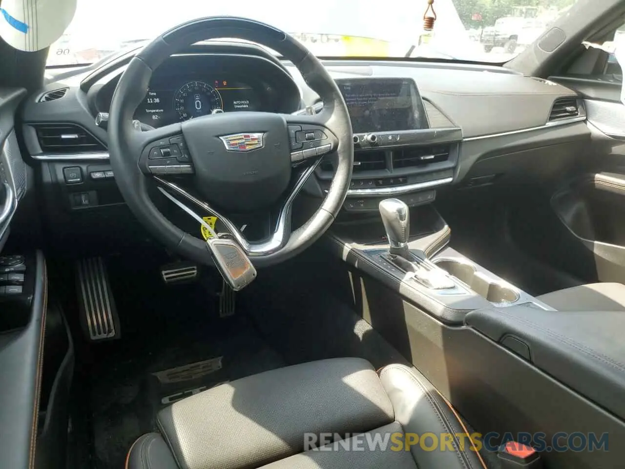 8 fotografías del automóvil dañado 1G6DC5RK2R0111224 CADILLAC CT4 2024