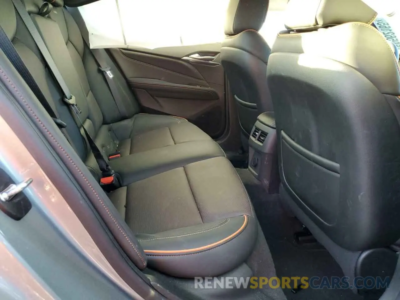 11 fotografías del automóvil dañado 1G6DG5RK6R0100179 CADILLAC CT4 2024