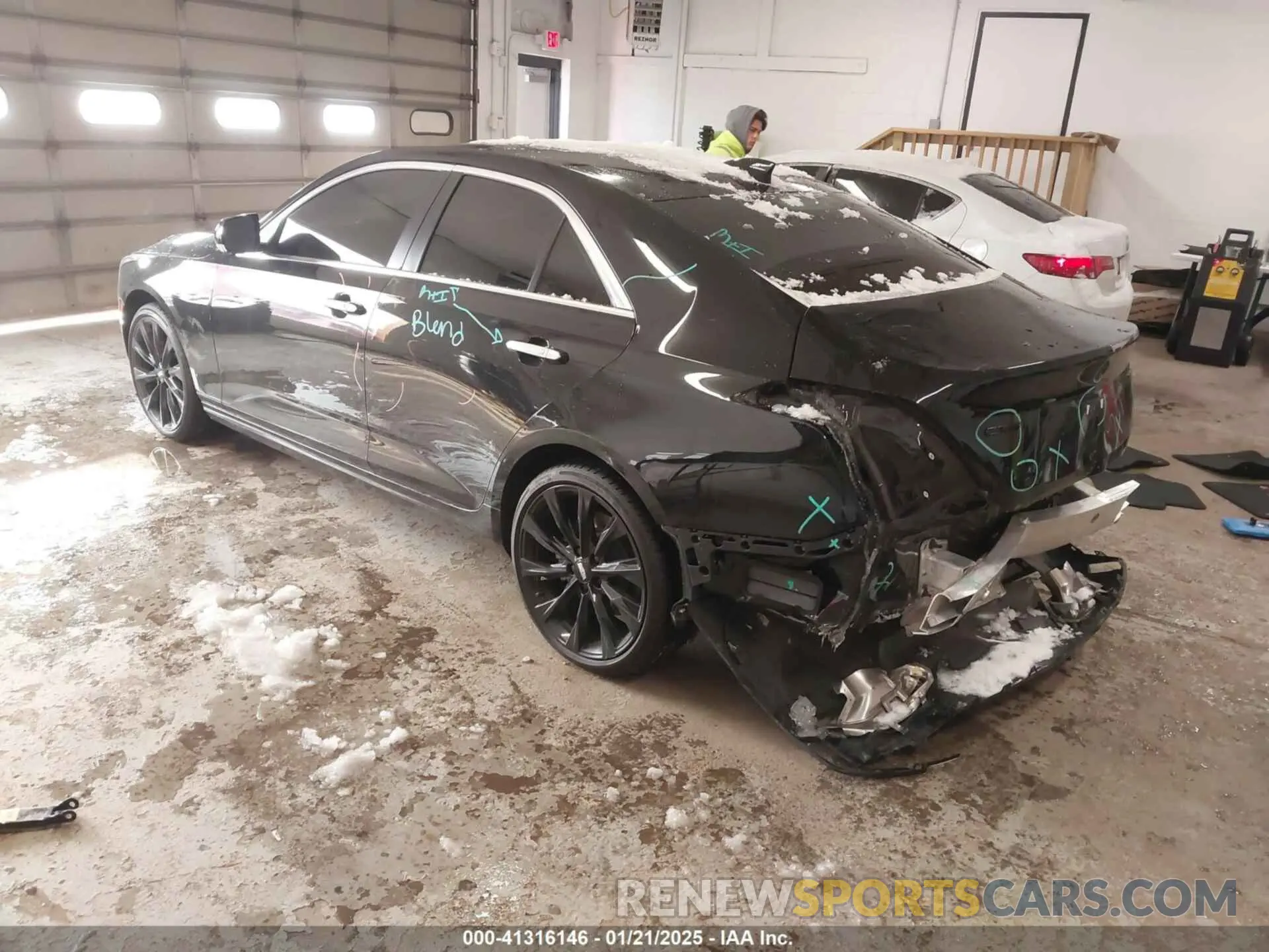 3 fotografías del automóvil dañado 1G6DK5RK1R0122069 CADILLAC CT4 2024