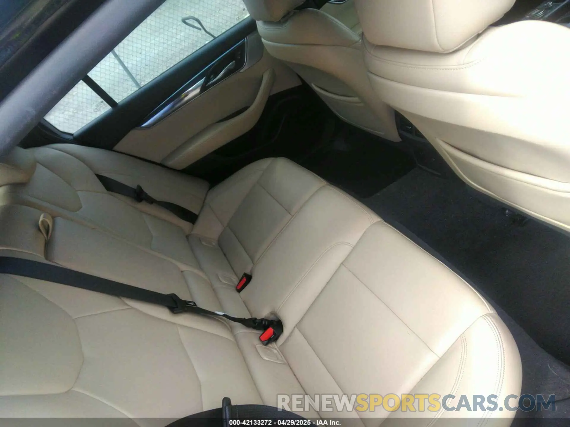 8 fotografías del automóvil dañado 1G6DM5RK4L0100133 CADILLAC CT5 2020