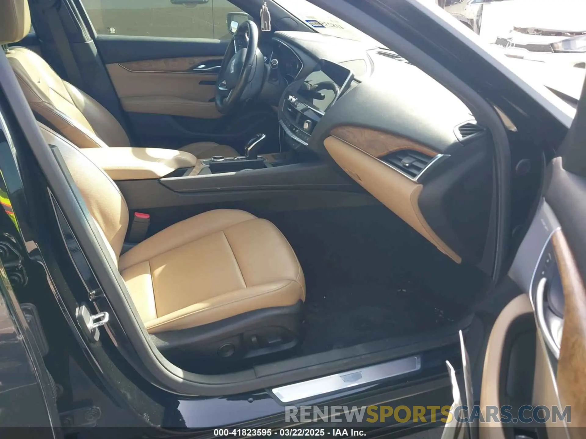 5 fotografías del automóvil dañado 1G6DN5RK1L0118649 CADILLAC CT5 2020