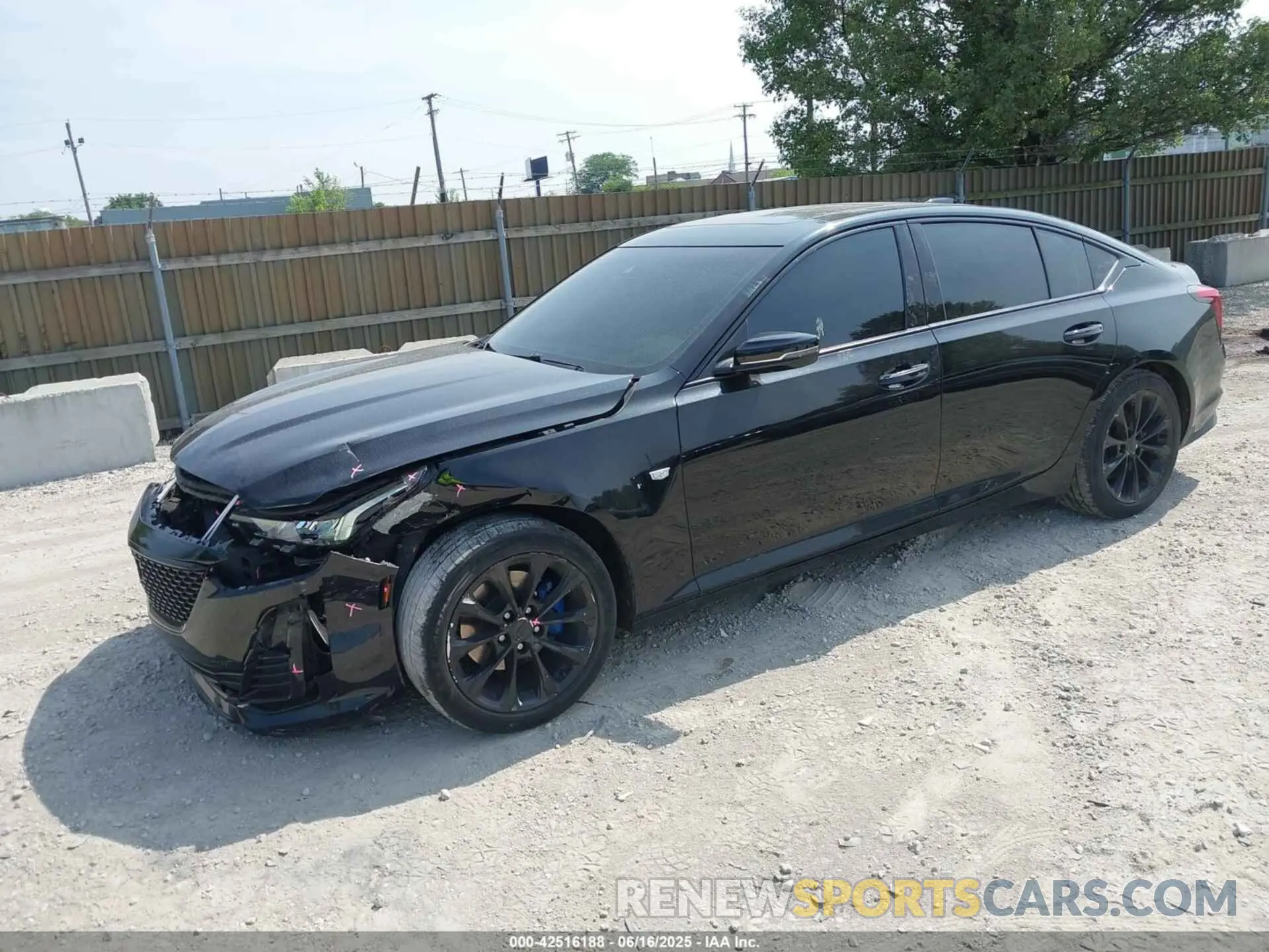 2 fotografías del automóvil dañado 1G6DT5RK9L0127136 CADILLAC CT5 2020