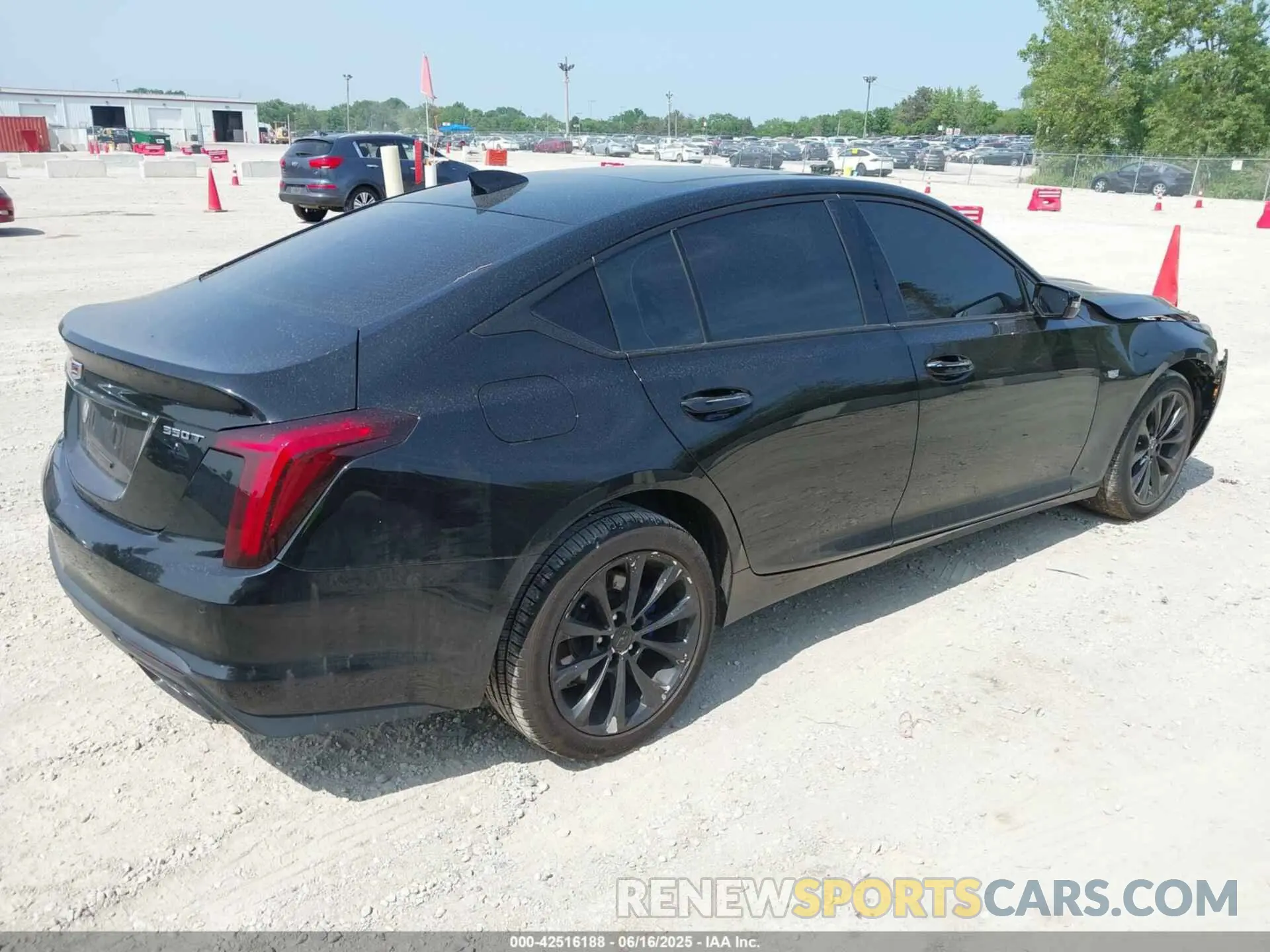 4 fotografías del automóvil dañado 1G6DT5RK9L0127136 CADILLAC CT5 2020