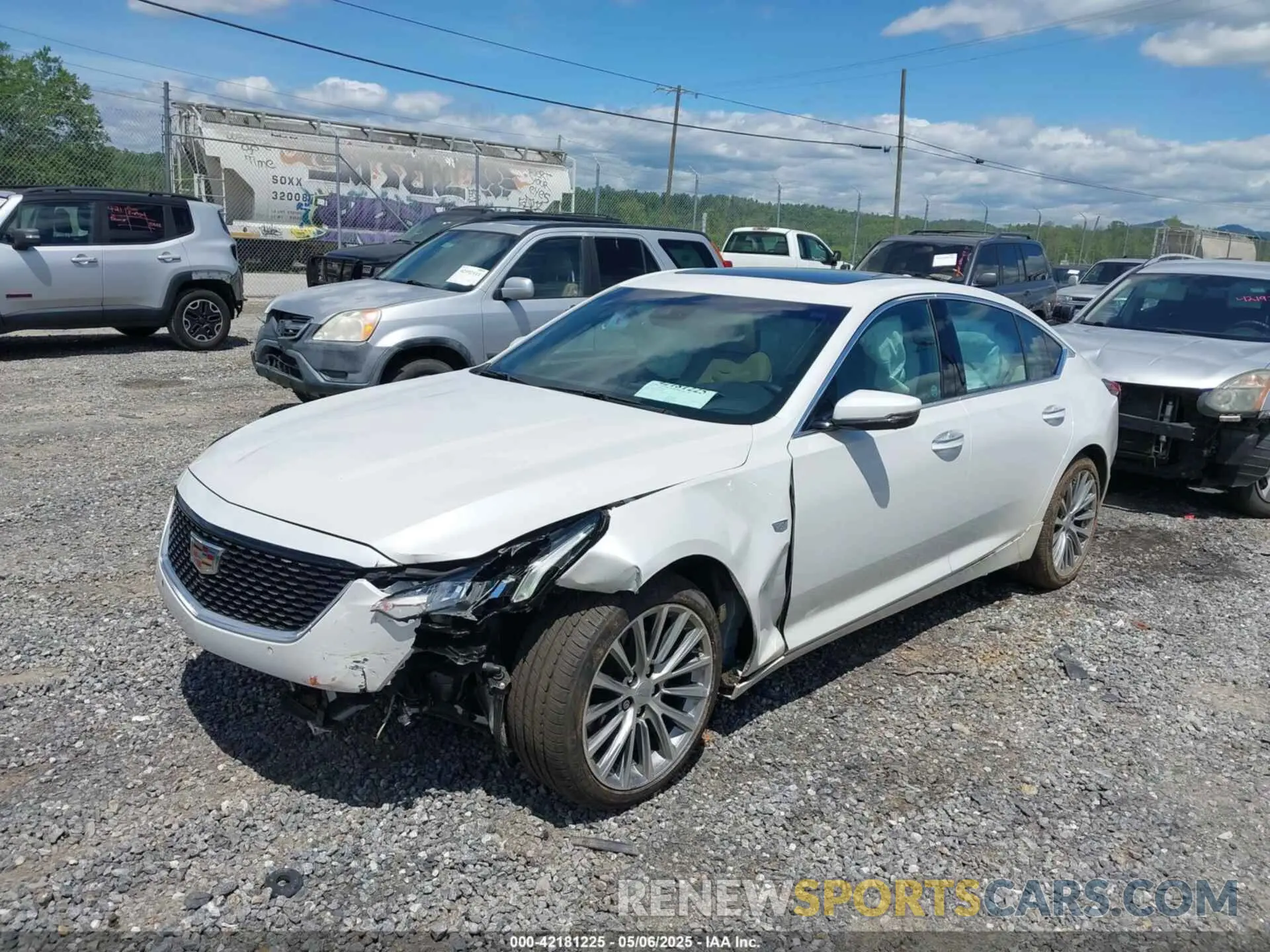 2 fotografías del automóvil dañado 1G6DT5RW5M0143287 CADILLAC CT5 2021
