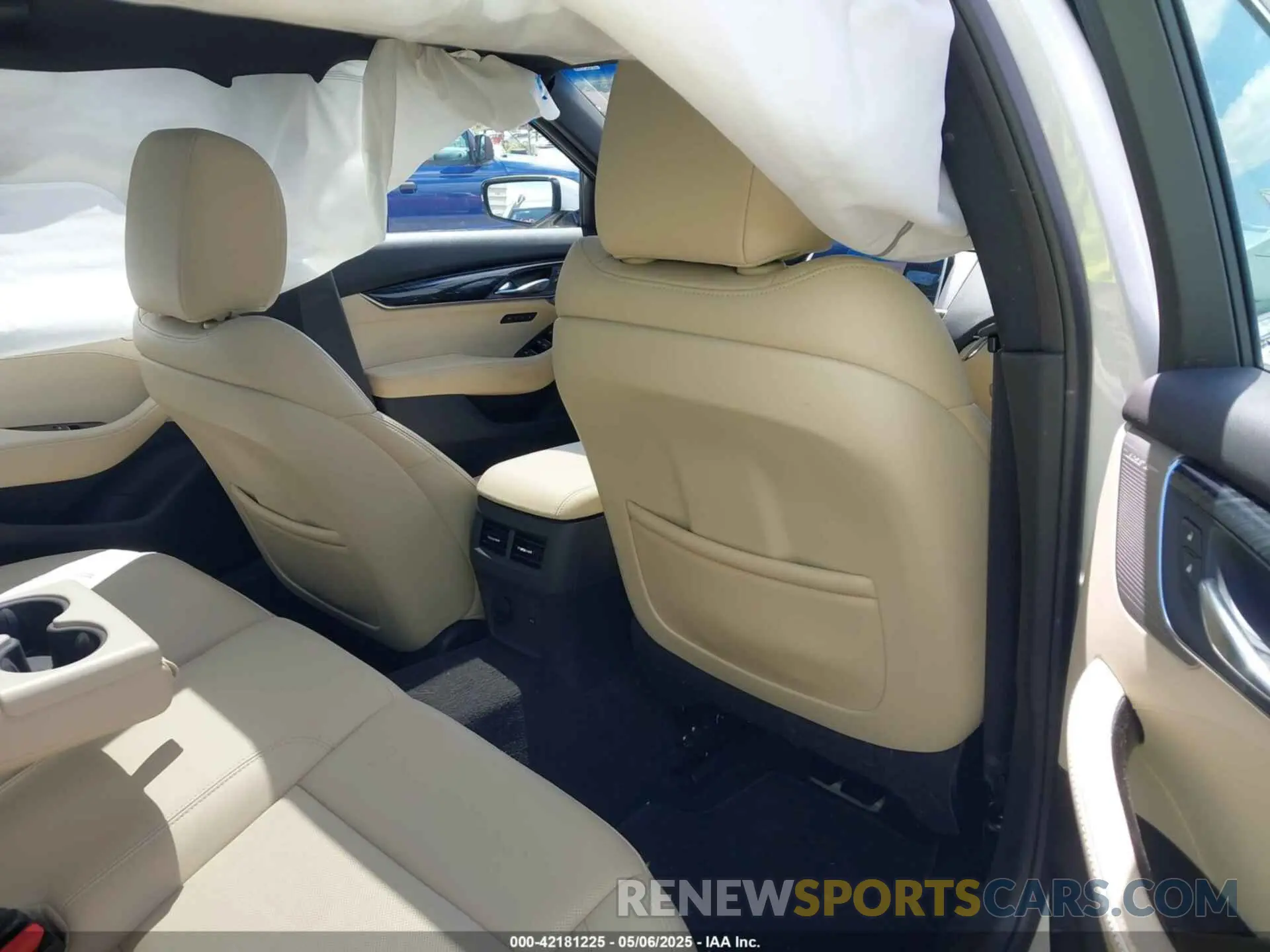 8 fotografías del automóvil dañado 1G6DT5RW5M0143287 CADILLAC CT5 2021