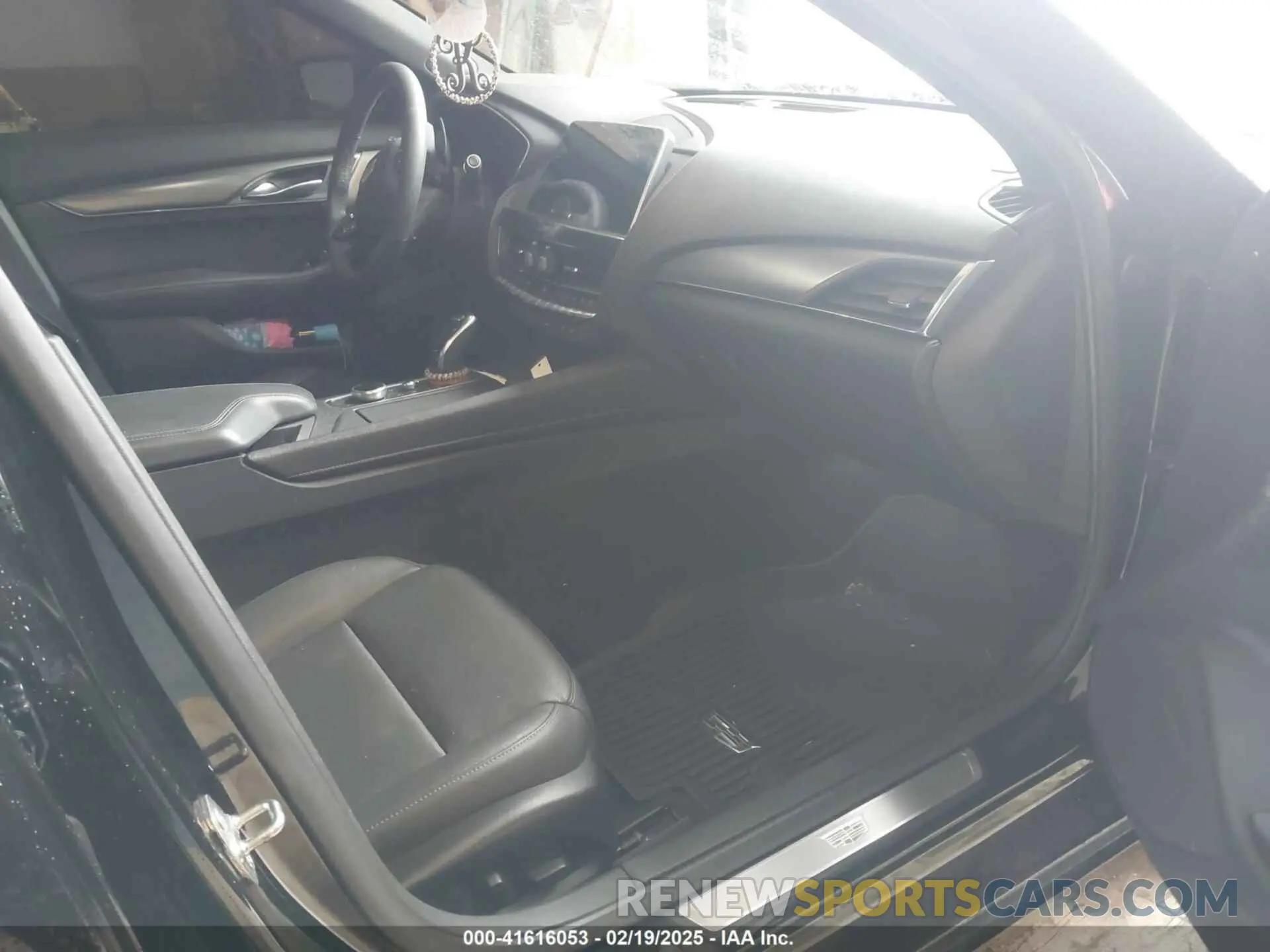 5 fotografías del automóvil dañado 1G6DN5RK4N0108040 CADILLAC CT5 2022