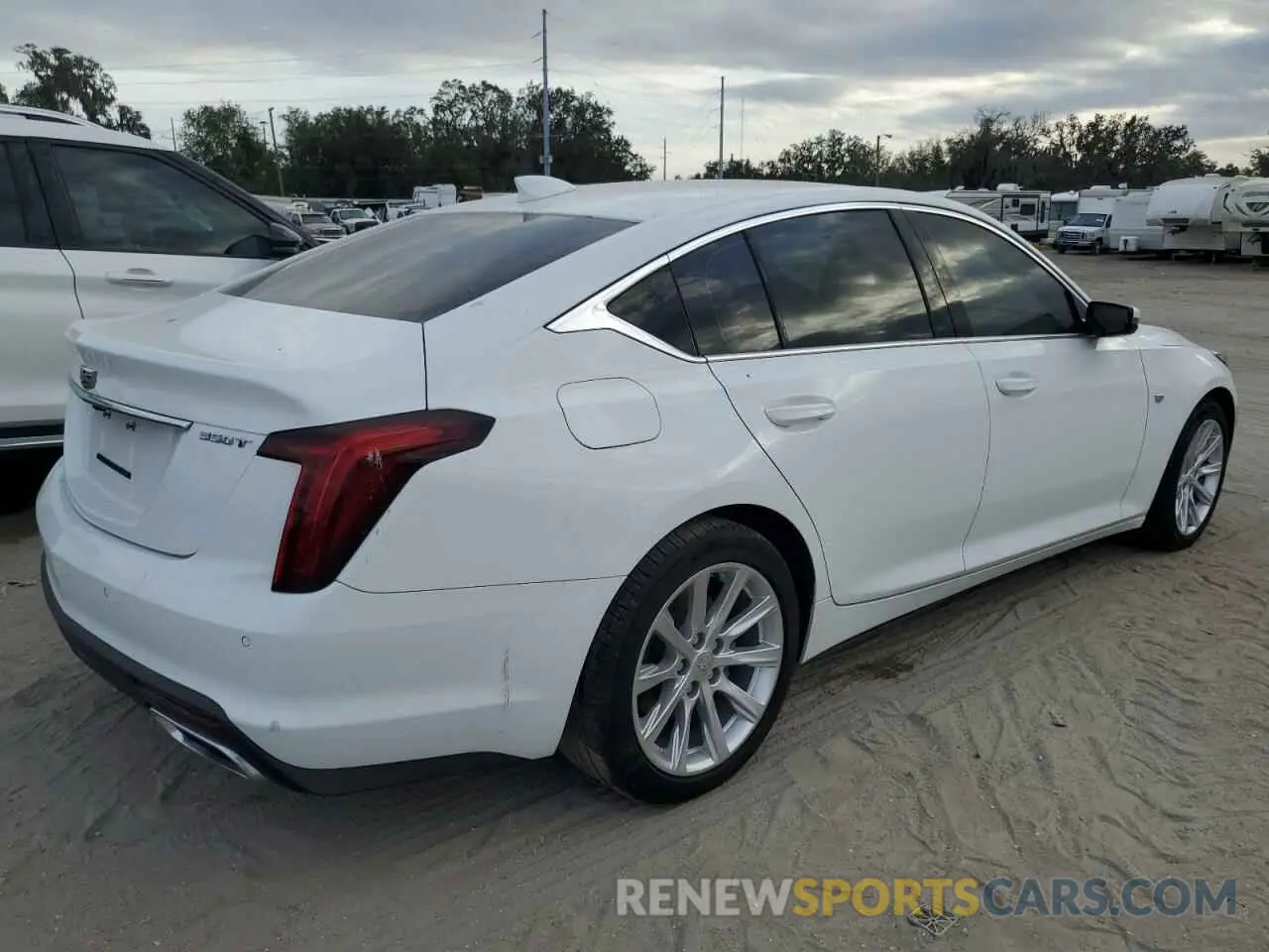 3 fotografías del automóvil dañado 1G6DM5RK9P0130881 CADILLAC CT5 2023