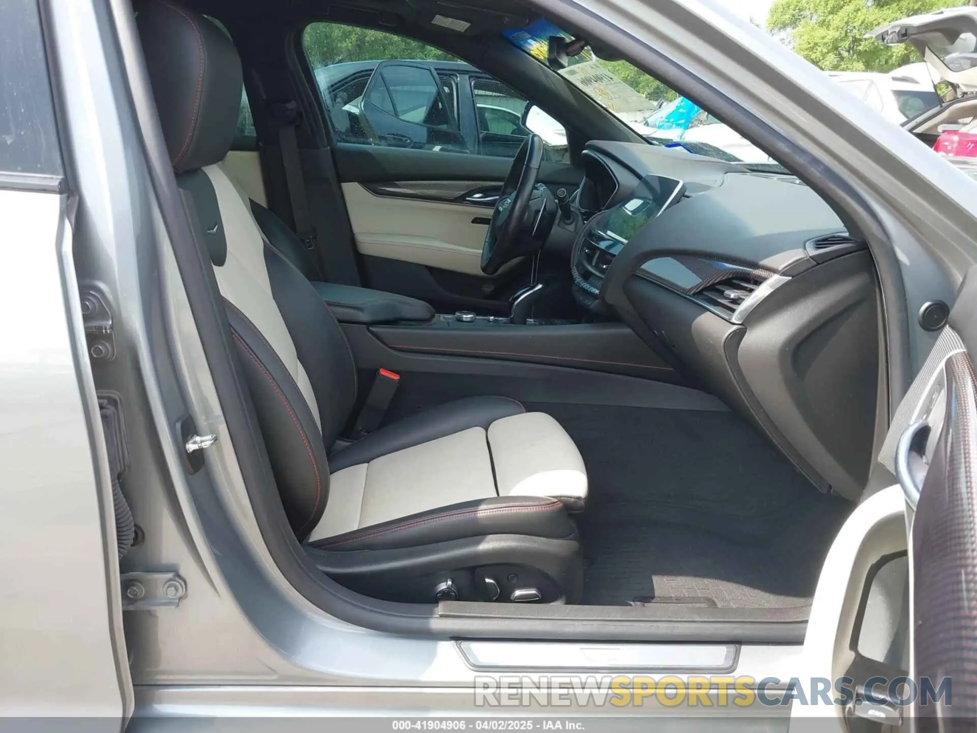 5 fotografías del automóvil dañado 1G6DP5RK7P0113696 CADILLAC CT5 2023