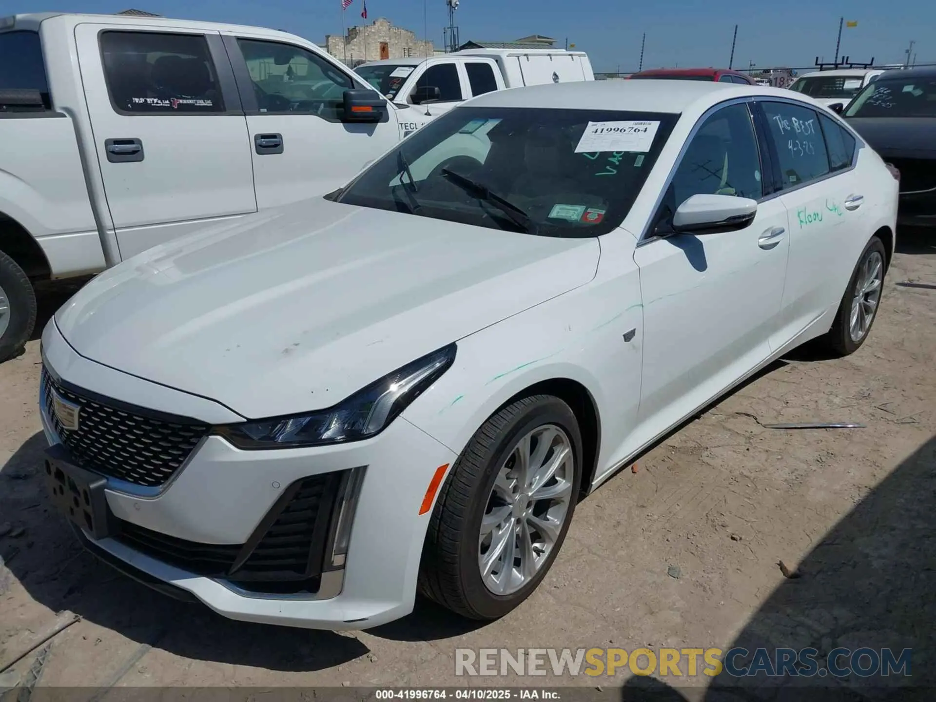 2 fotografías del automóvil dañado 1G6DS5RK9P0149016 CADILLAC CT5 2023