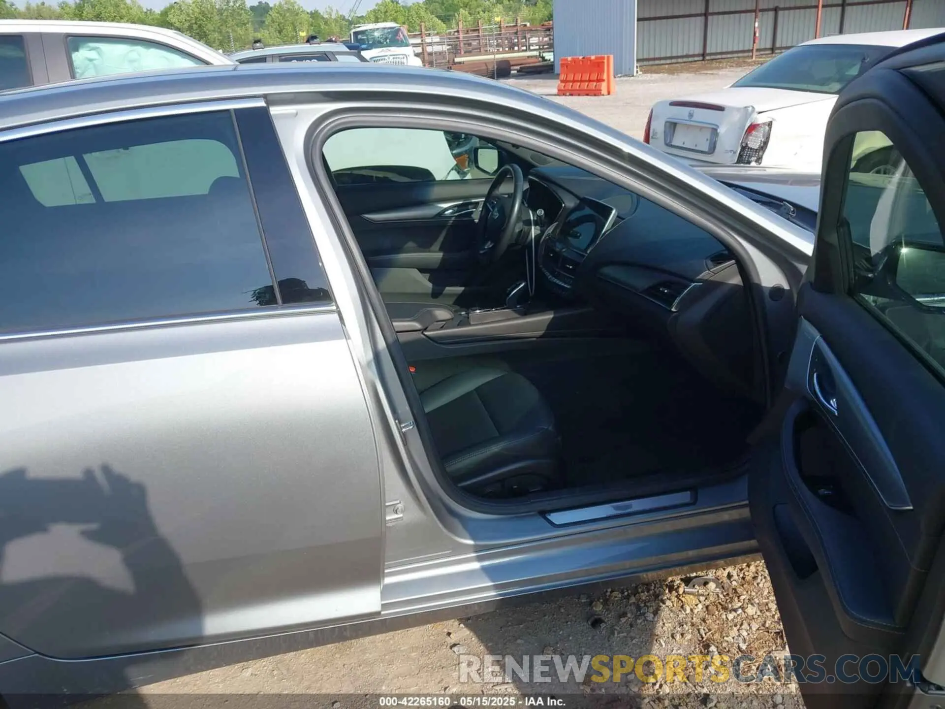 5 fotografías del automóvil dañado 1G6DS5RW5P0110376 CADILLAC CT5 2023