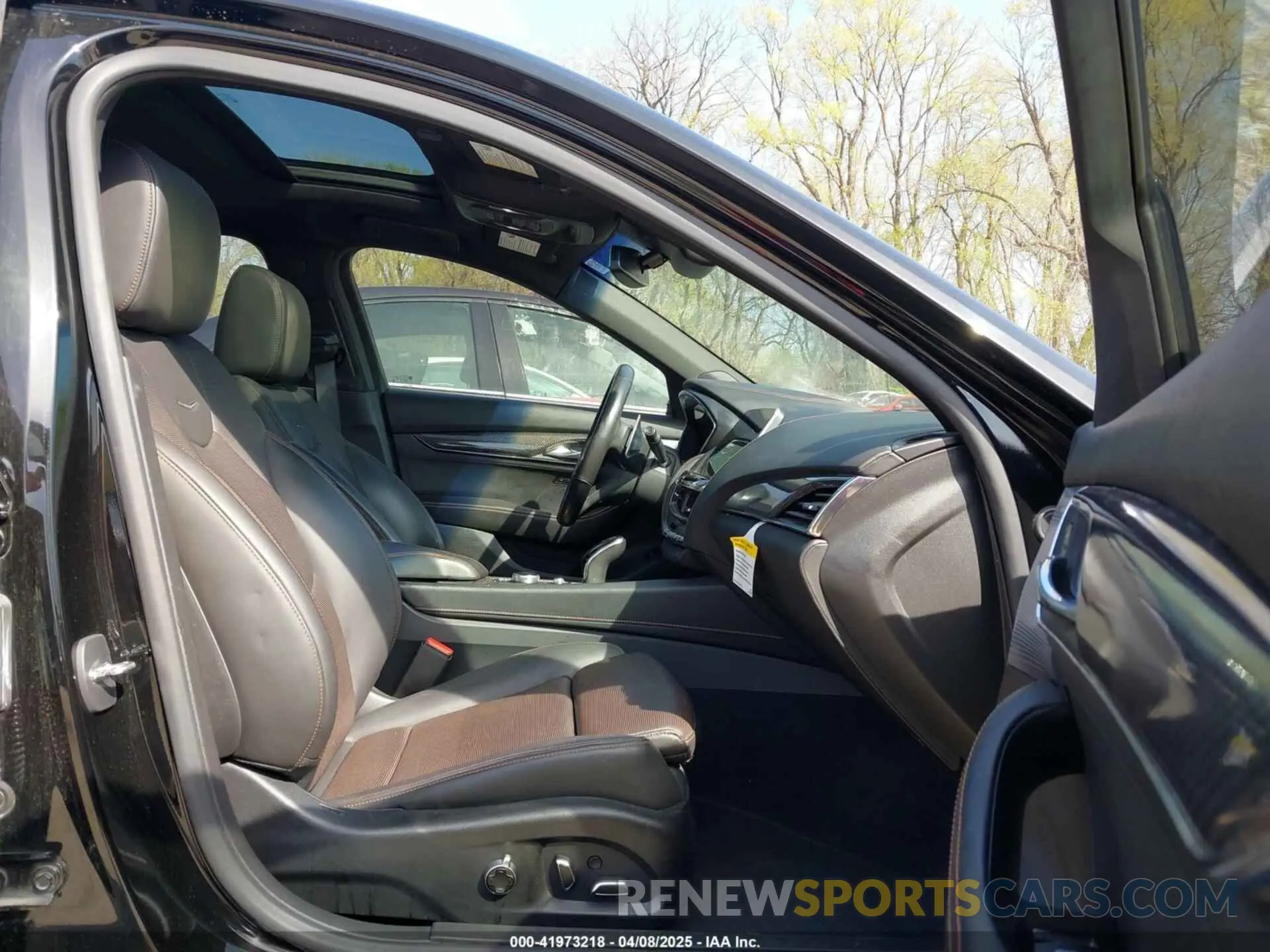 5 fotografías del automóvil dañado 1G6DU5RK5P0103466 CADILLAC CT5 2023