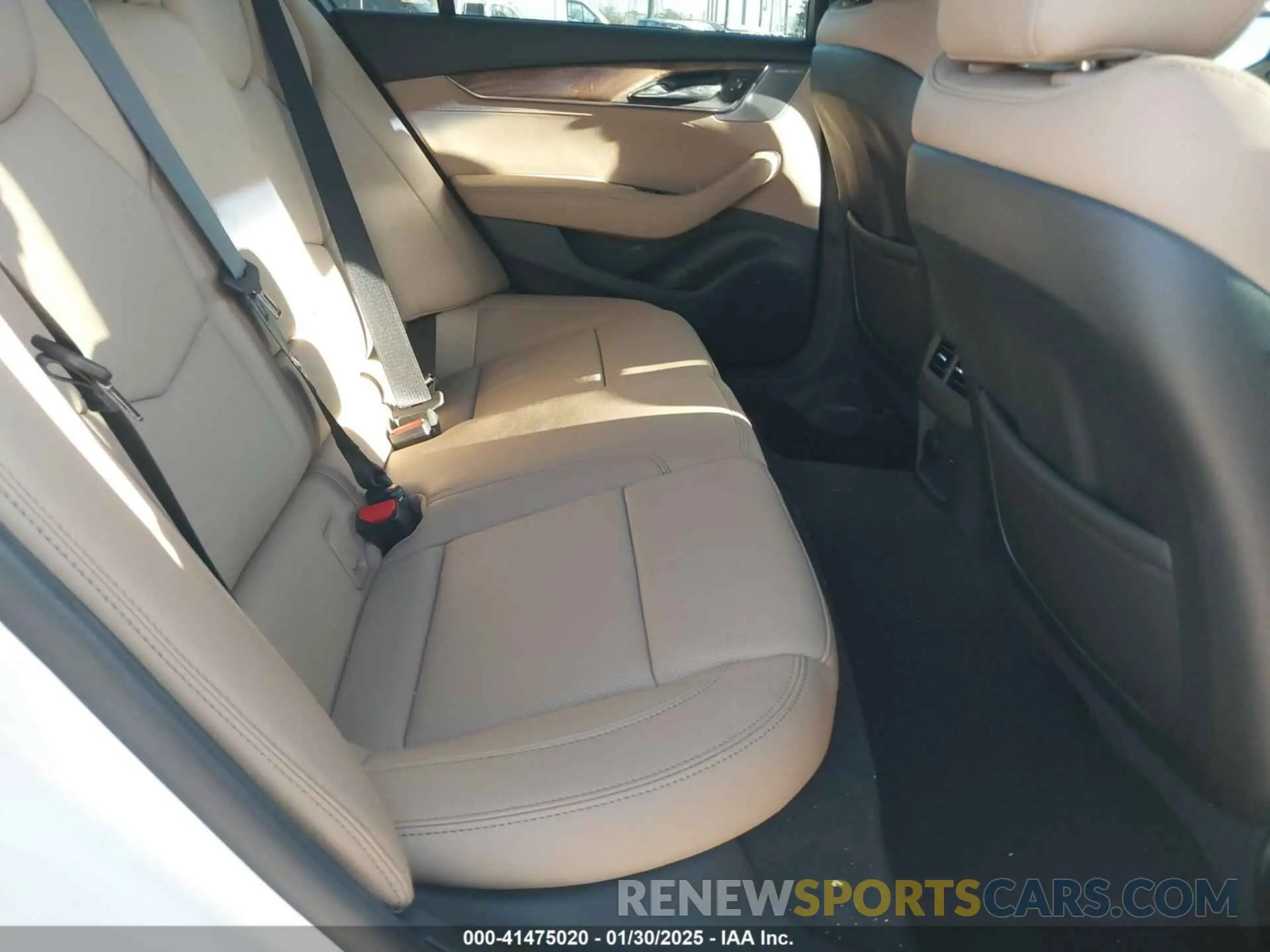 8 fotografías del automóvil dañado 1G6DN5RK4R0130576 CADILLAC CT5 2024