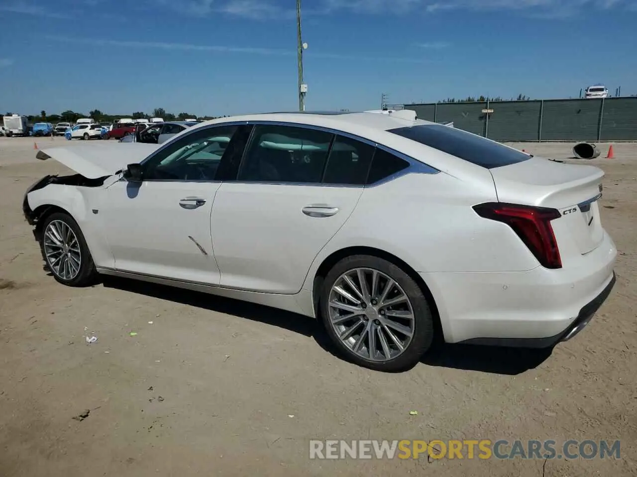 2 fotografías del automóvil dañado 1G6DN5RK5R0121594 CADILLAC CT5 2024