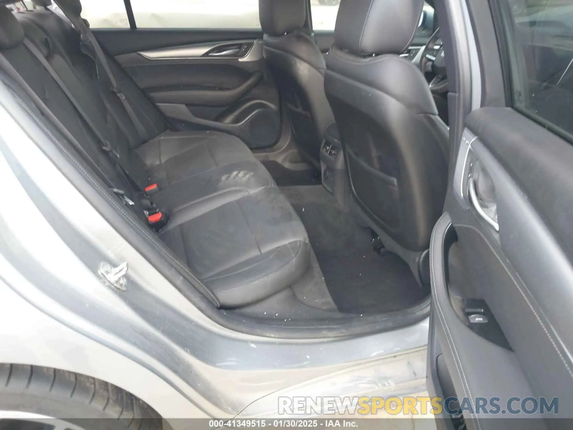 8 fotografías del automóvil dañado 1G6DN5RW3R0104943 CADILLAC CT5 2024
